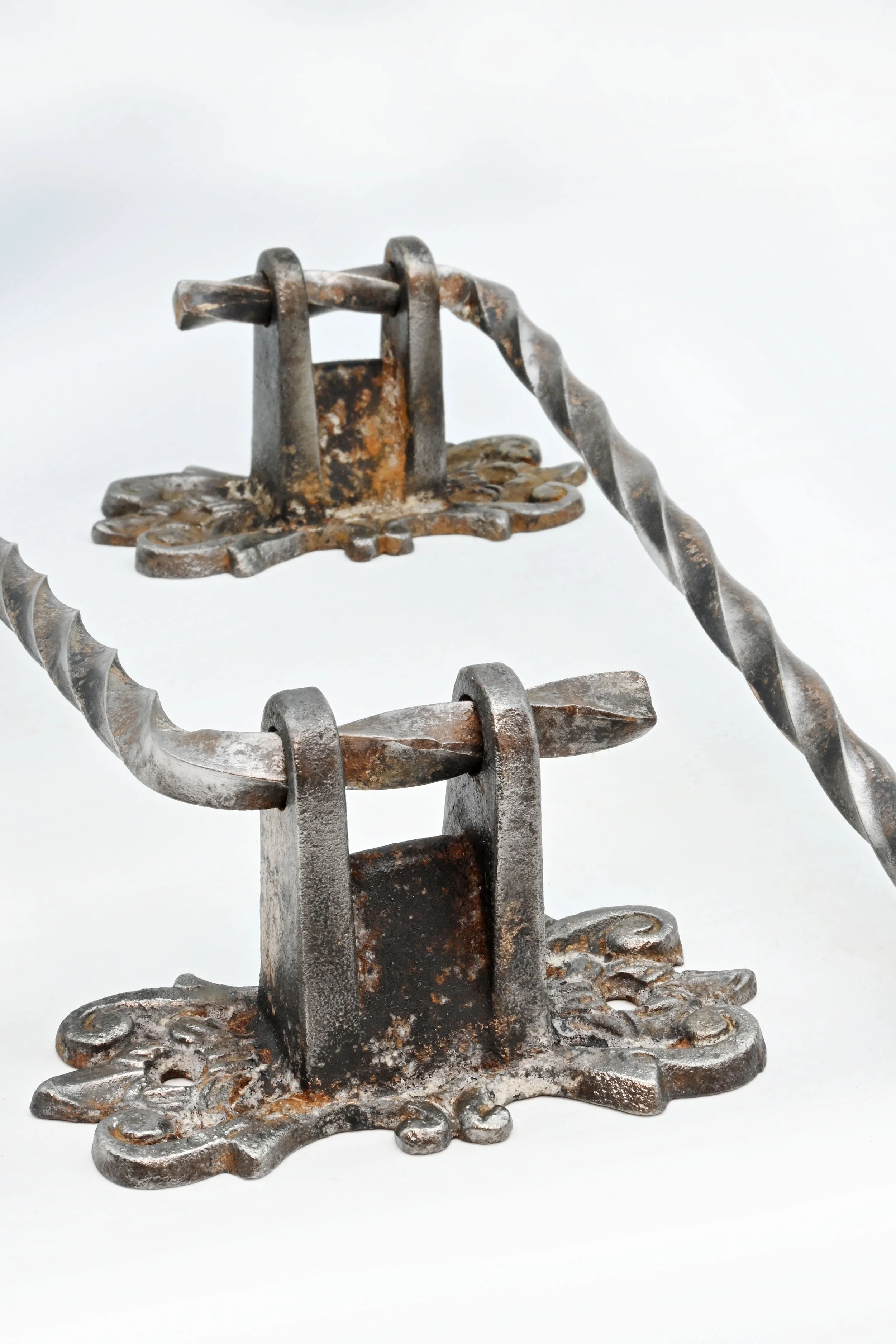 H61543+wrought+iron+plant+hanger+5.jpg