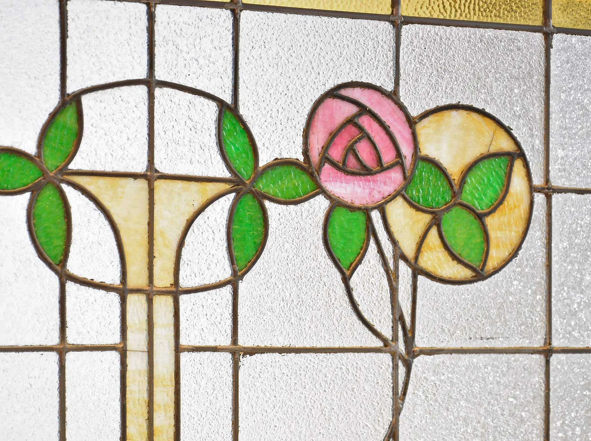 46218-macintosh-rose-window-detail.jpg