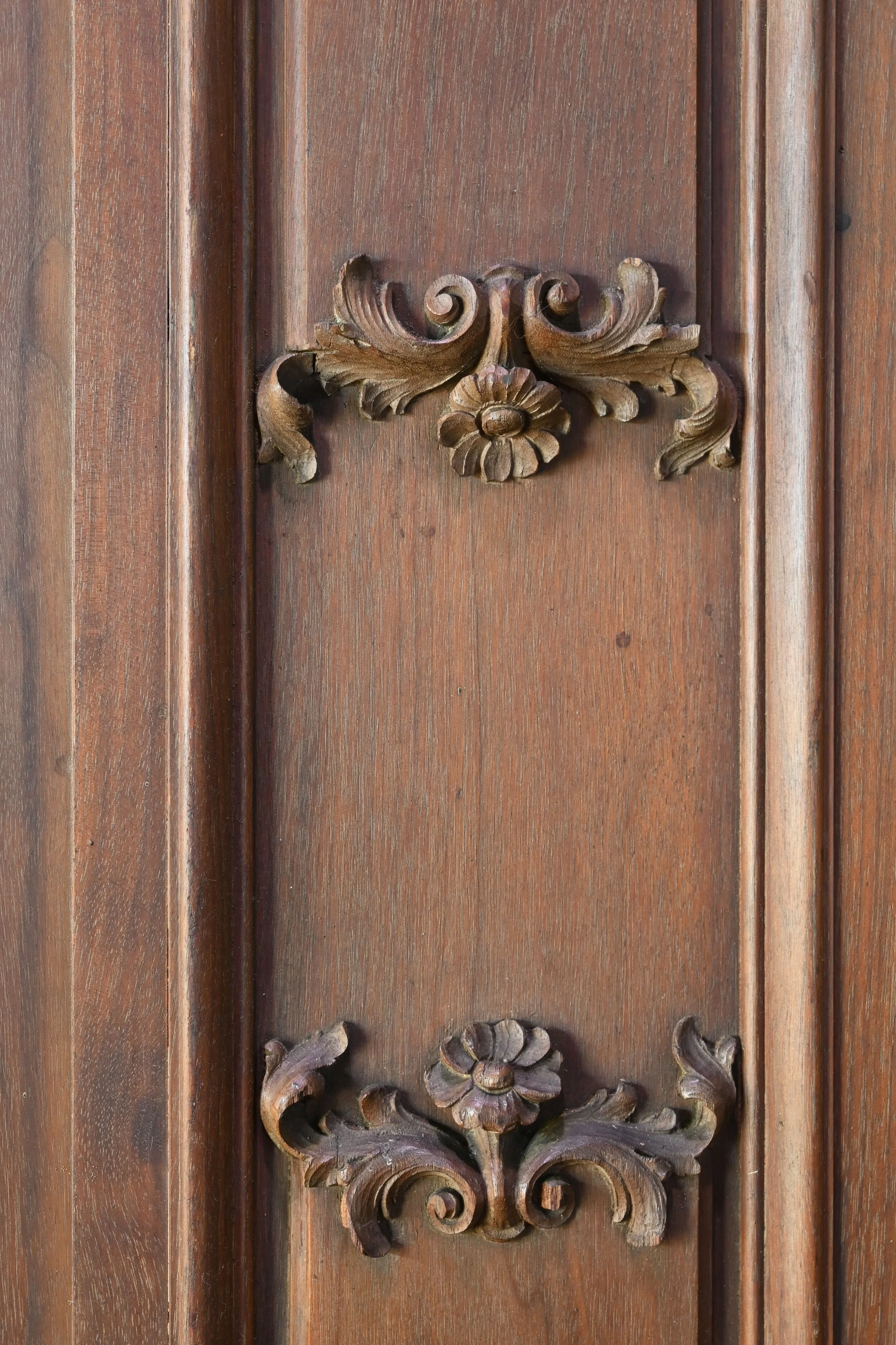 49904-skinny-carved-corner-trim-2.jpg