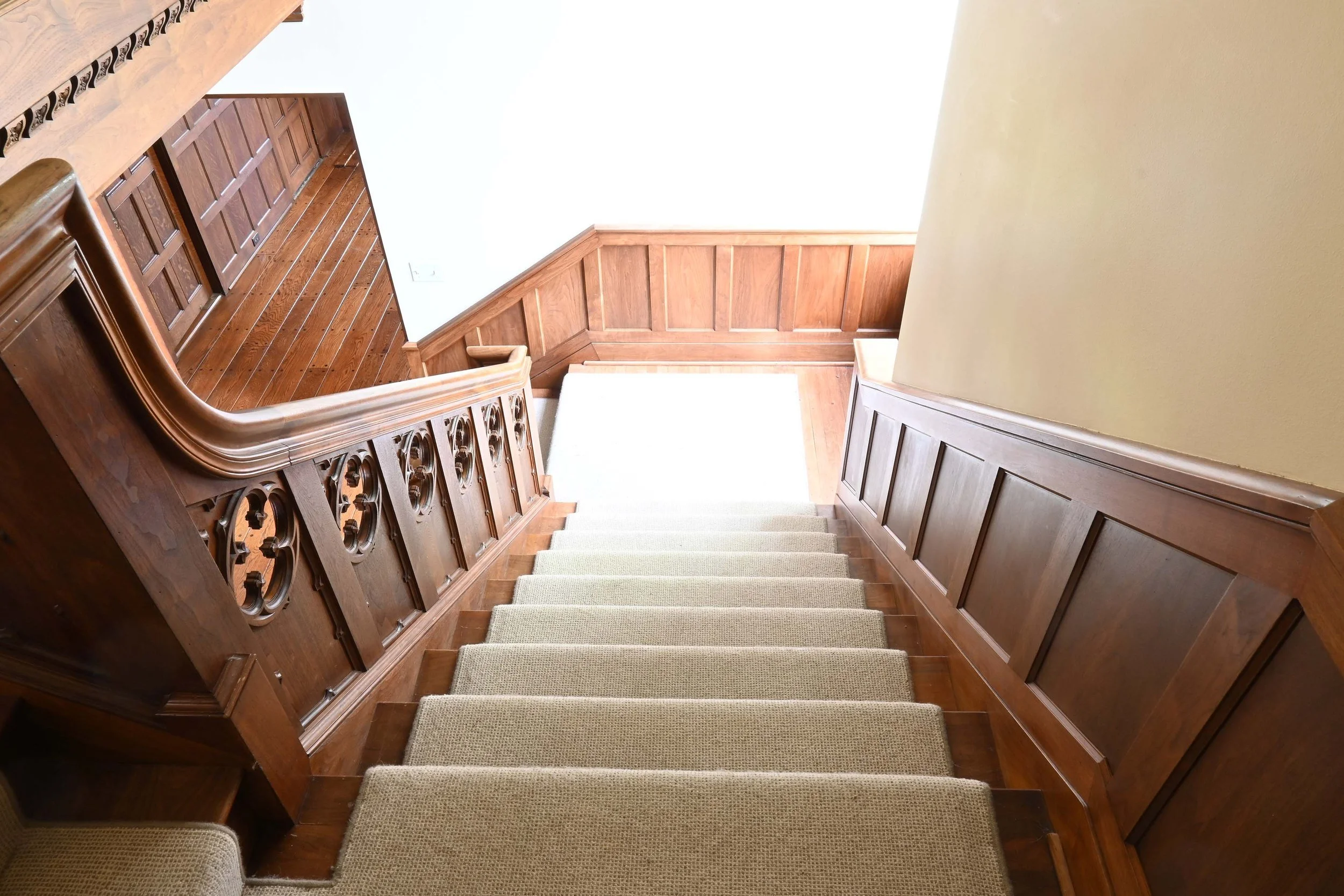 61254+walnut+entry+staircase+2+-+Copy.jpg