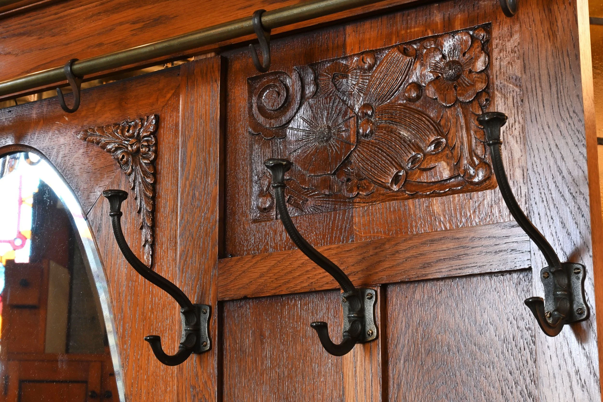 61719+oak+hall+tree+and+bench+with+floral+details+10.jpg