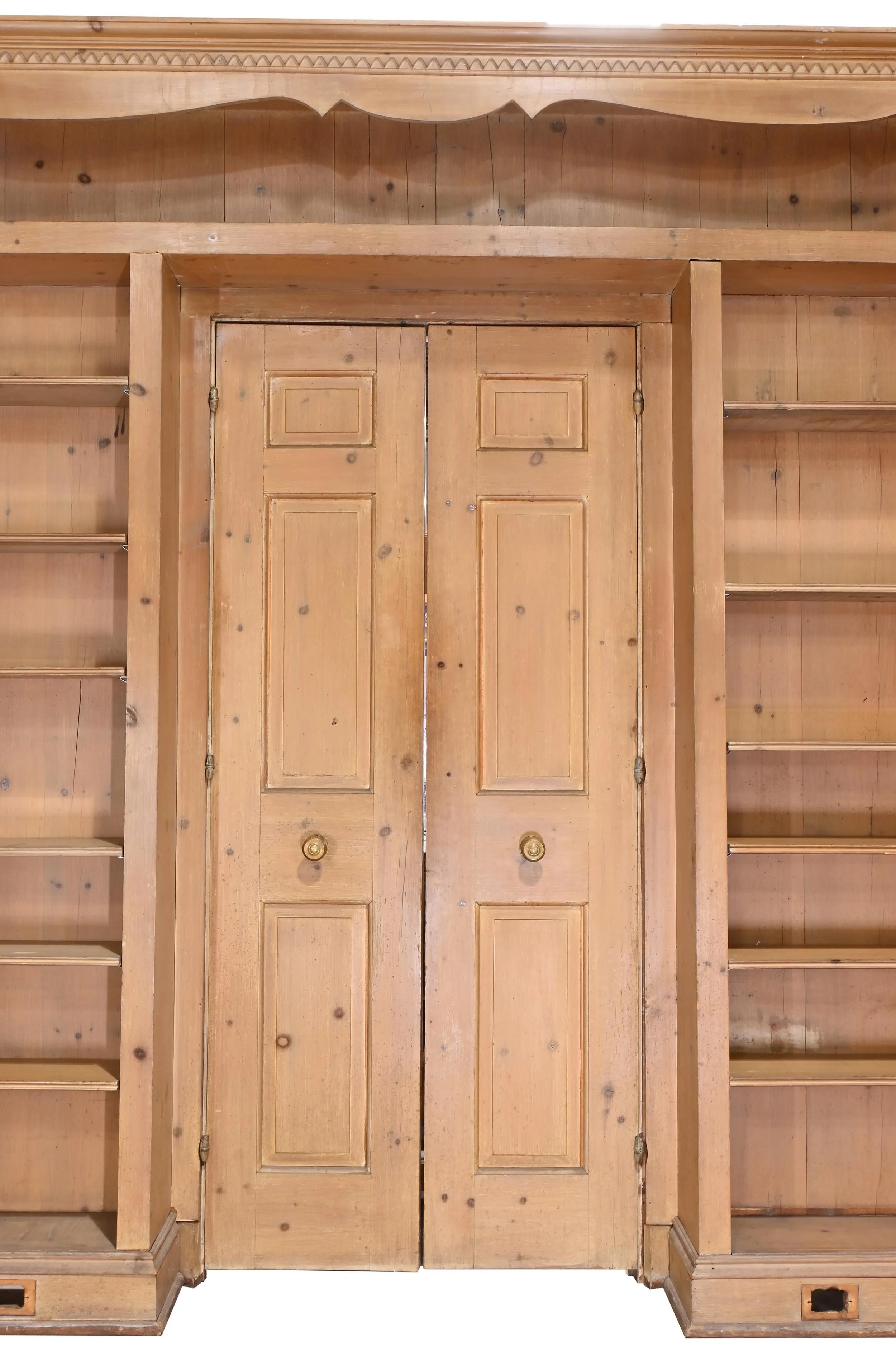 61724A+double+door+surround+bookcase+5.jpg