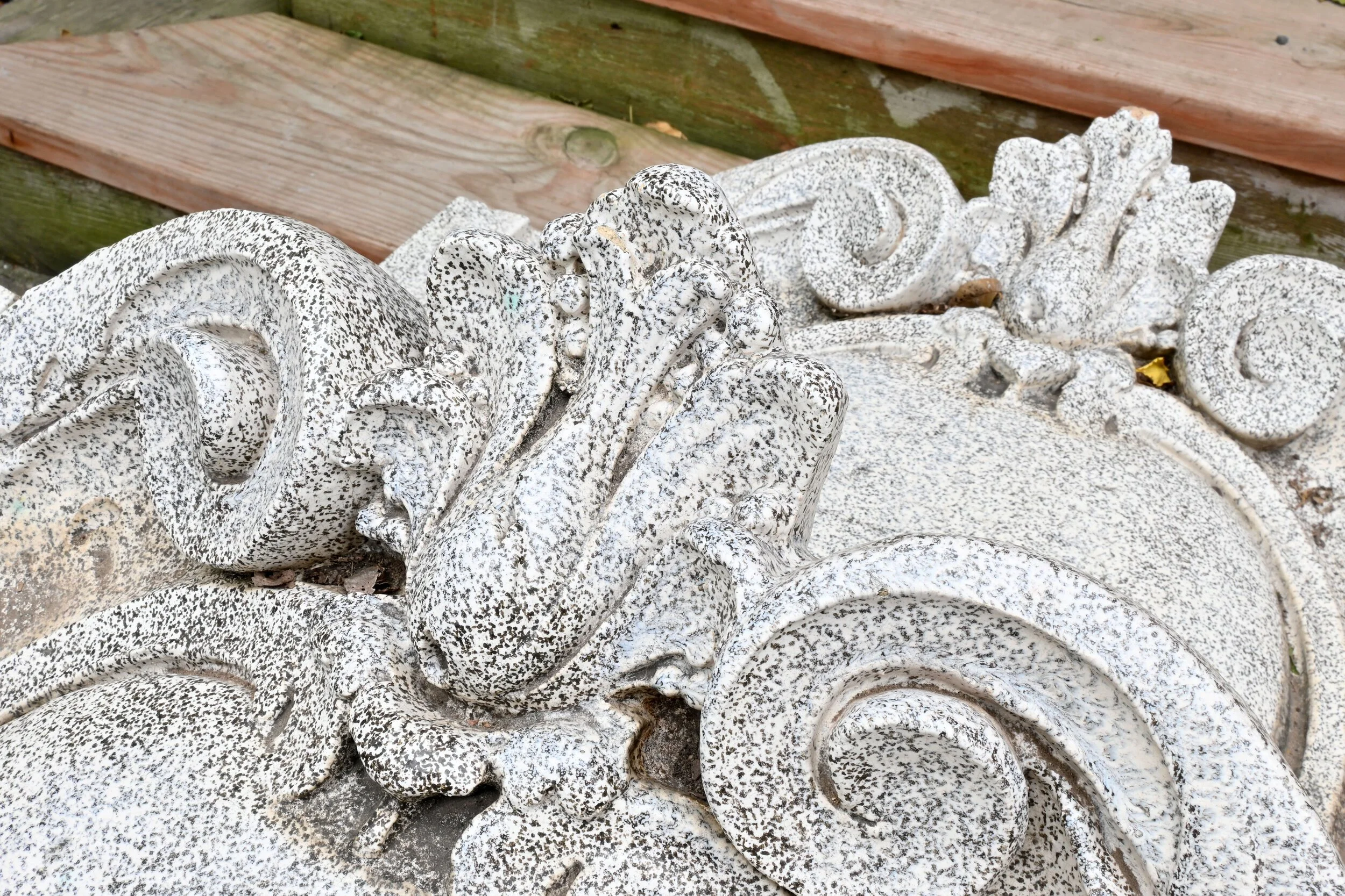 49923-french-shield-architectural-facade-ornament-4.jpg