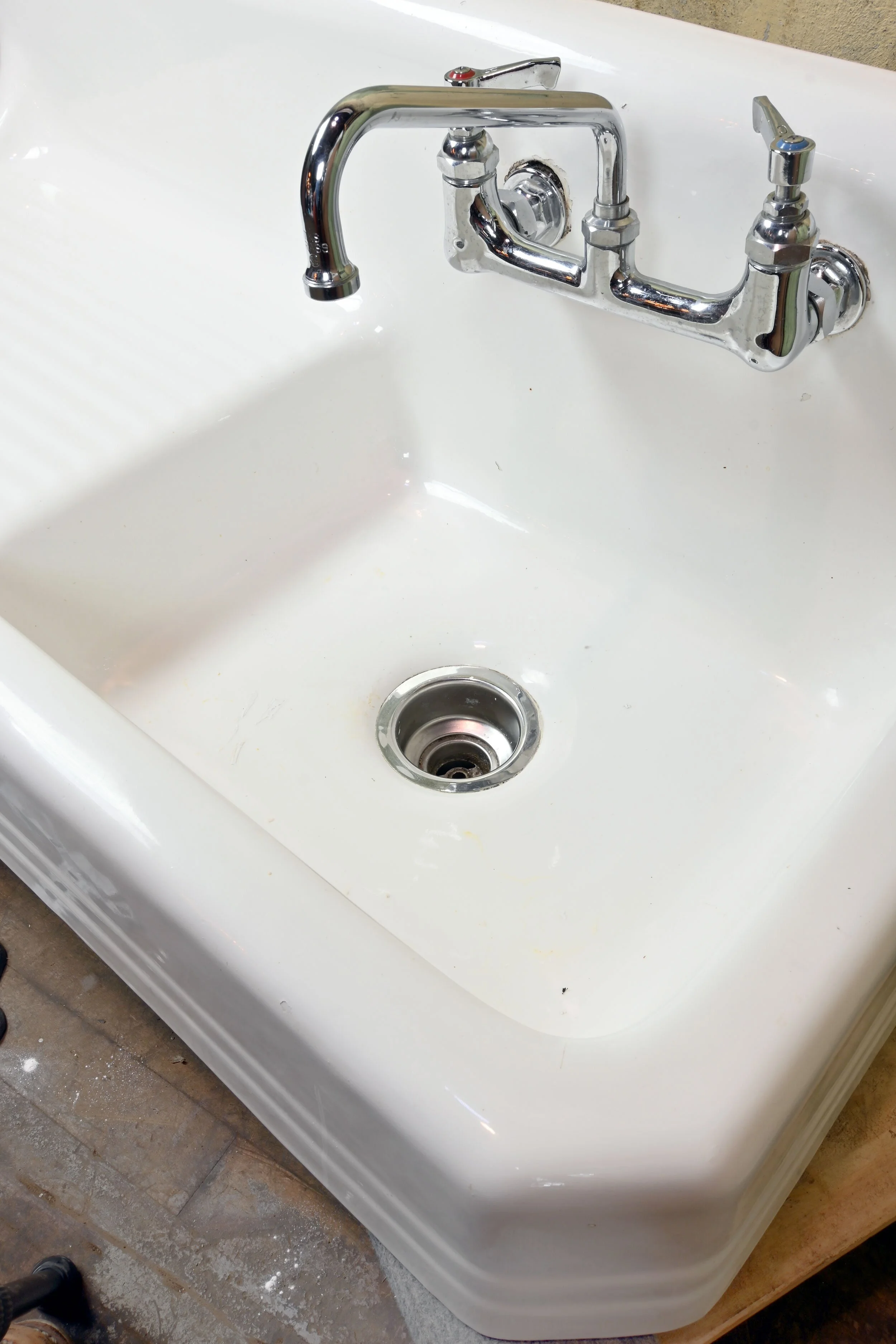49885-FARM-HOUSE-SINK-WITH-FIXTURE-3.jpg