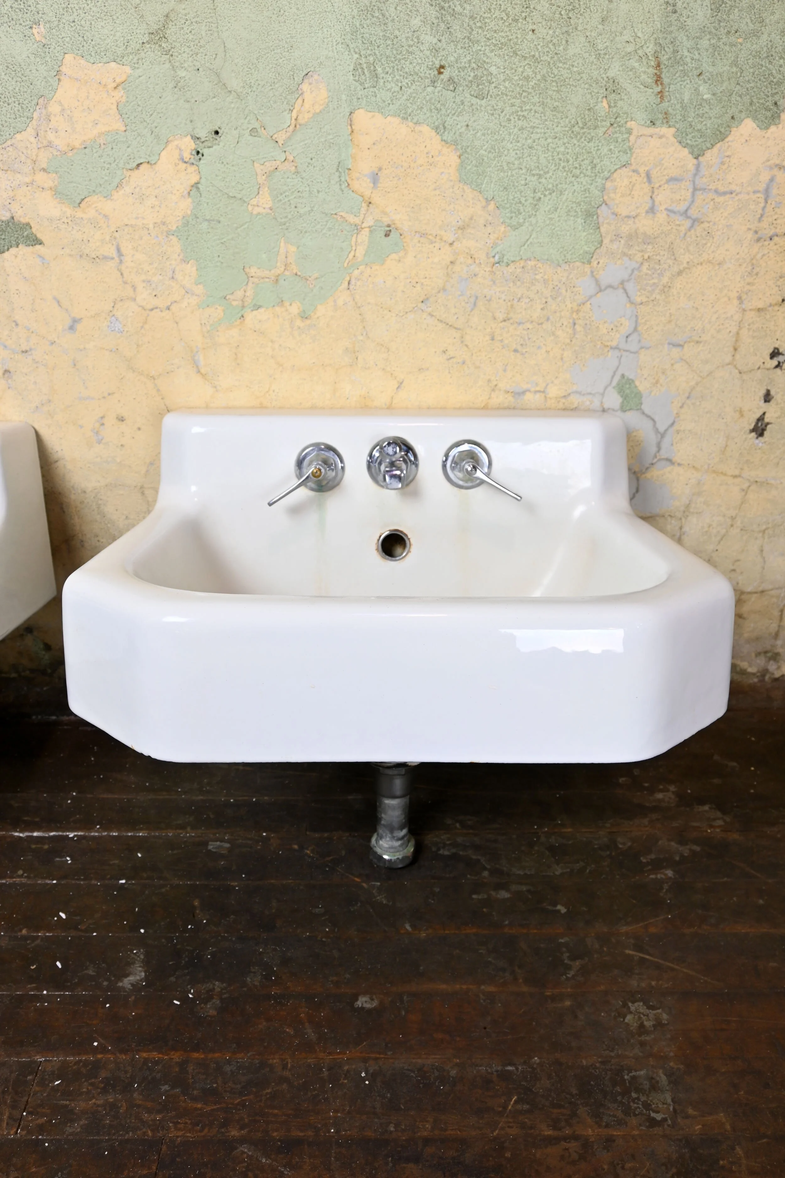 60001-petite-enamel-sink-1.jpg