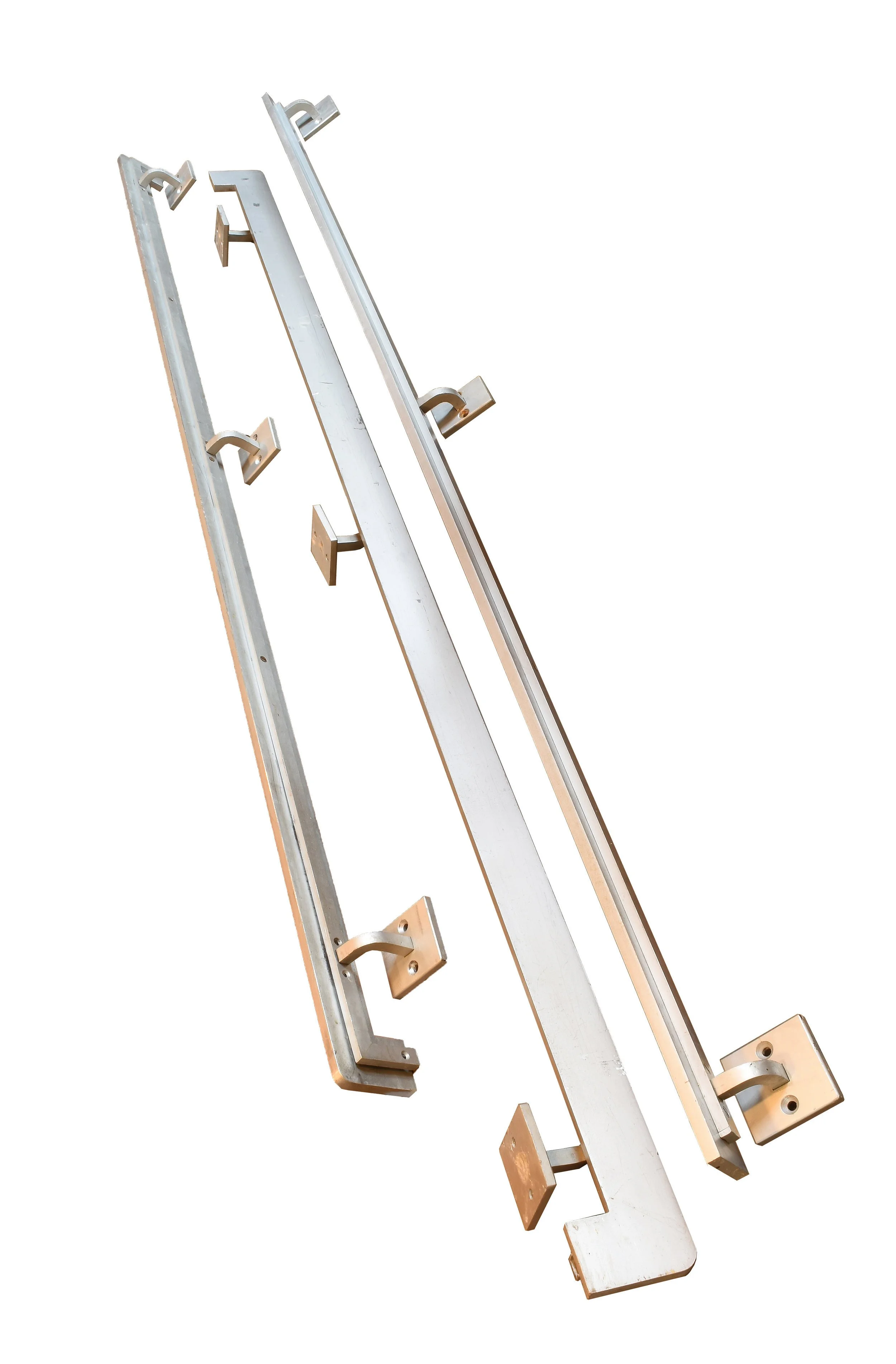 47020-Aluminum-Rails-Close-cutout-1.jpg