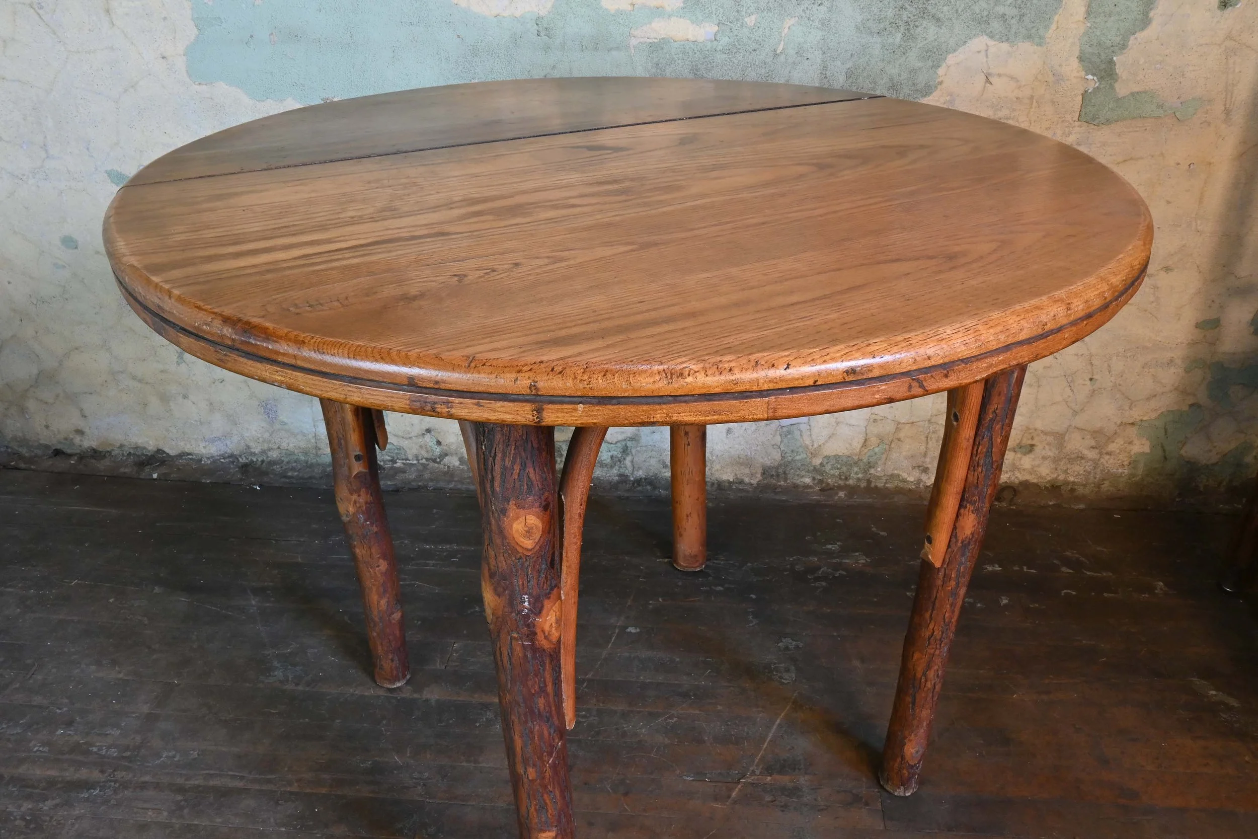 61013+OH+round+table+6.jpg