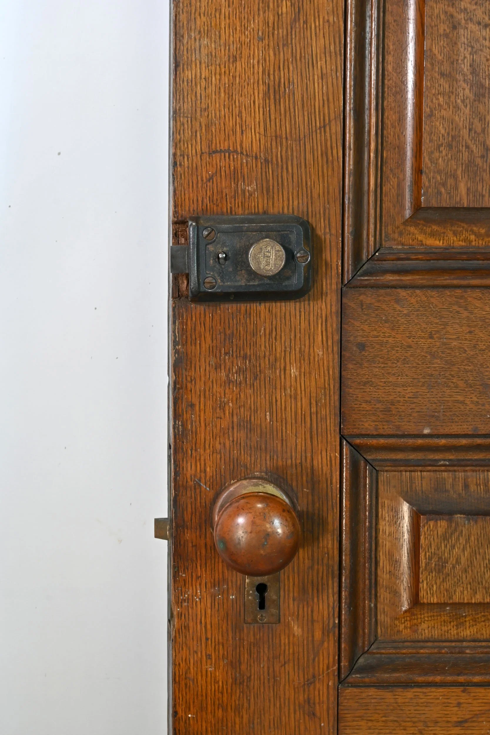 62475+quarter+sawn+oak+10+panel+door+with+brass+hardware+2.jpg