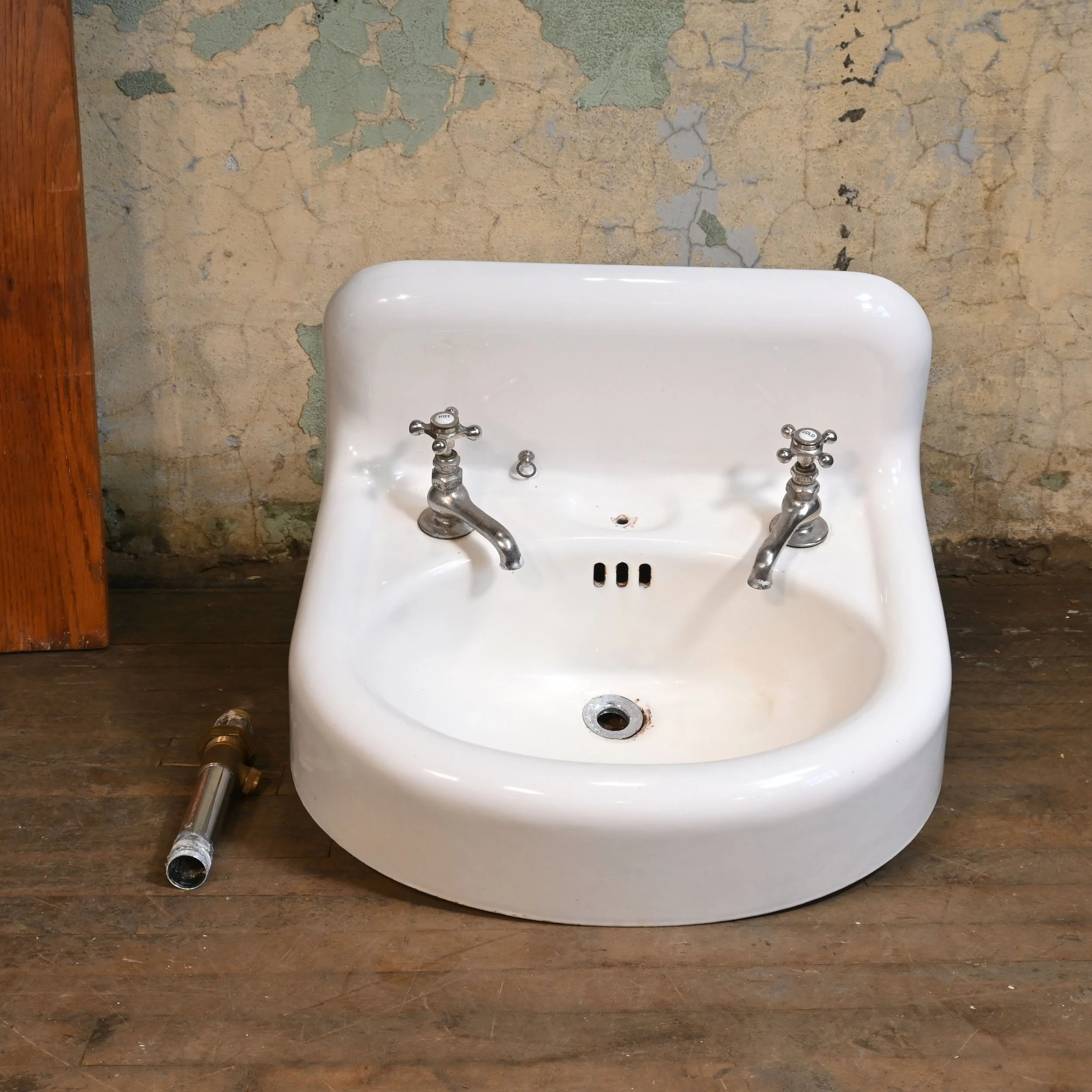 62407+standard+co+cast+iron+wall+mount+bathroom+sink+2.jpg
