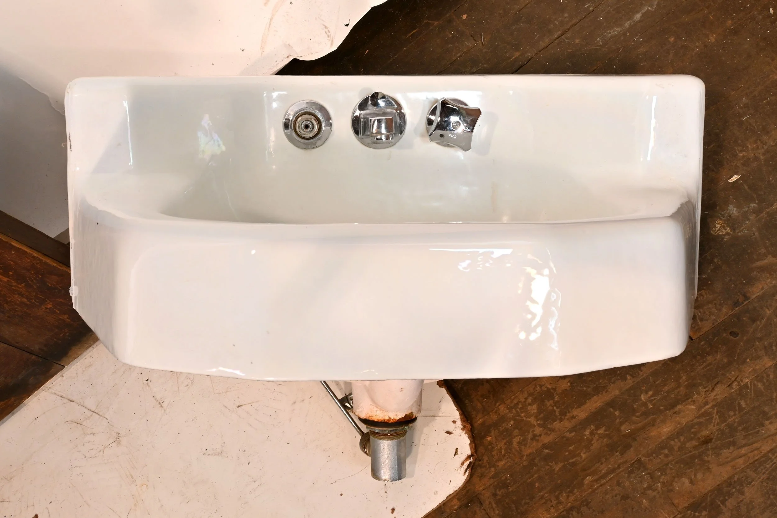 62464+kohler+enameled+cast+iron+corner+sink+1.jpg