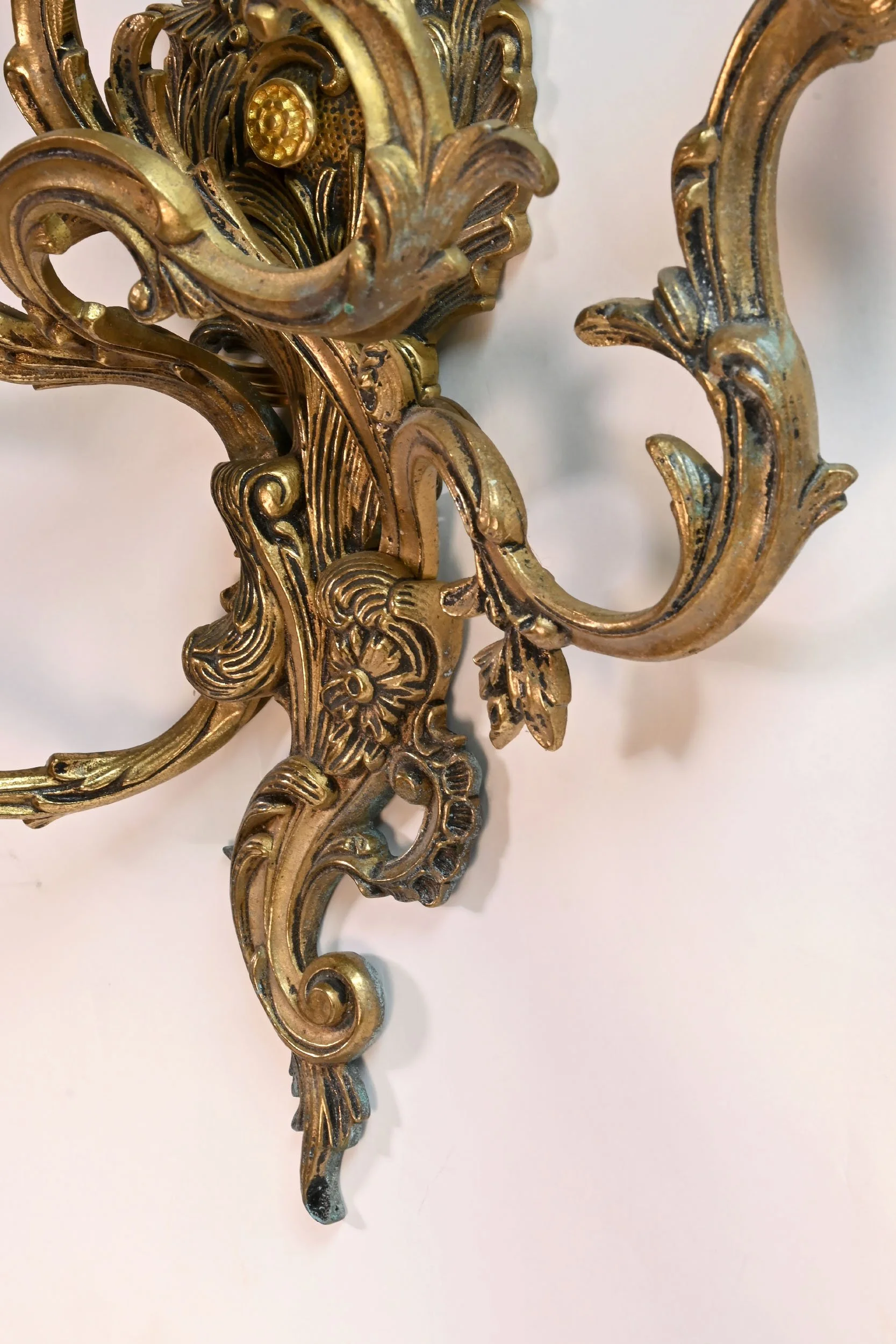 62427+brass+rococco+five+candle+sconce+4.jpg