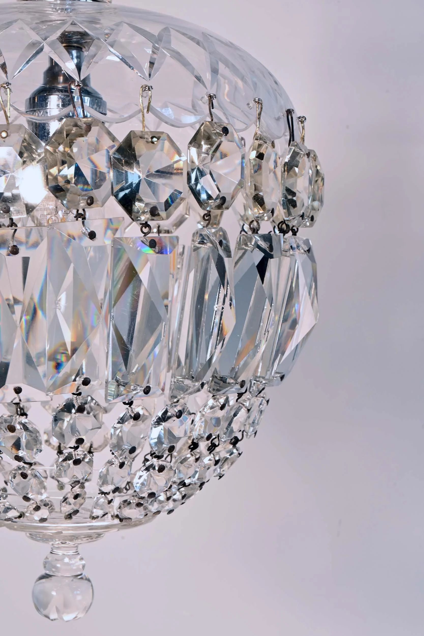 49638+cut+crystal+basket+pendant+2.jpg