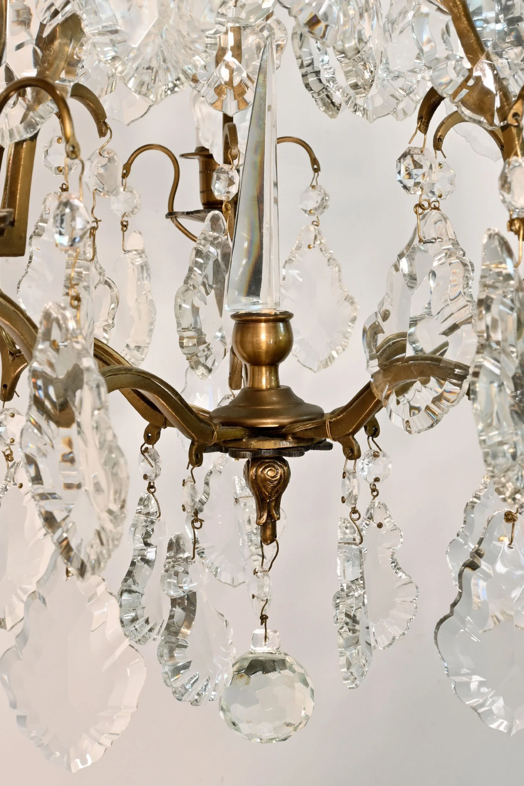 62536+petite+brass+five+candle+chandelier+with+pendalogs+3.jpg