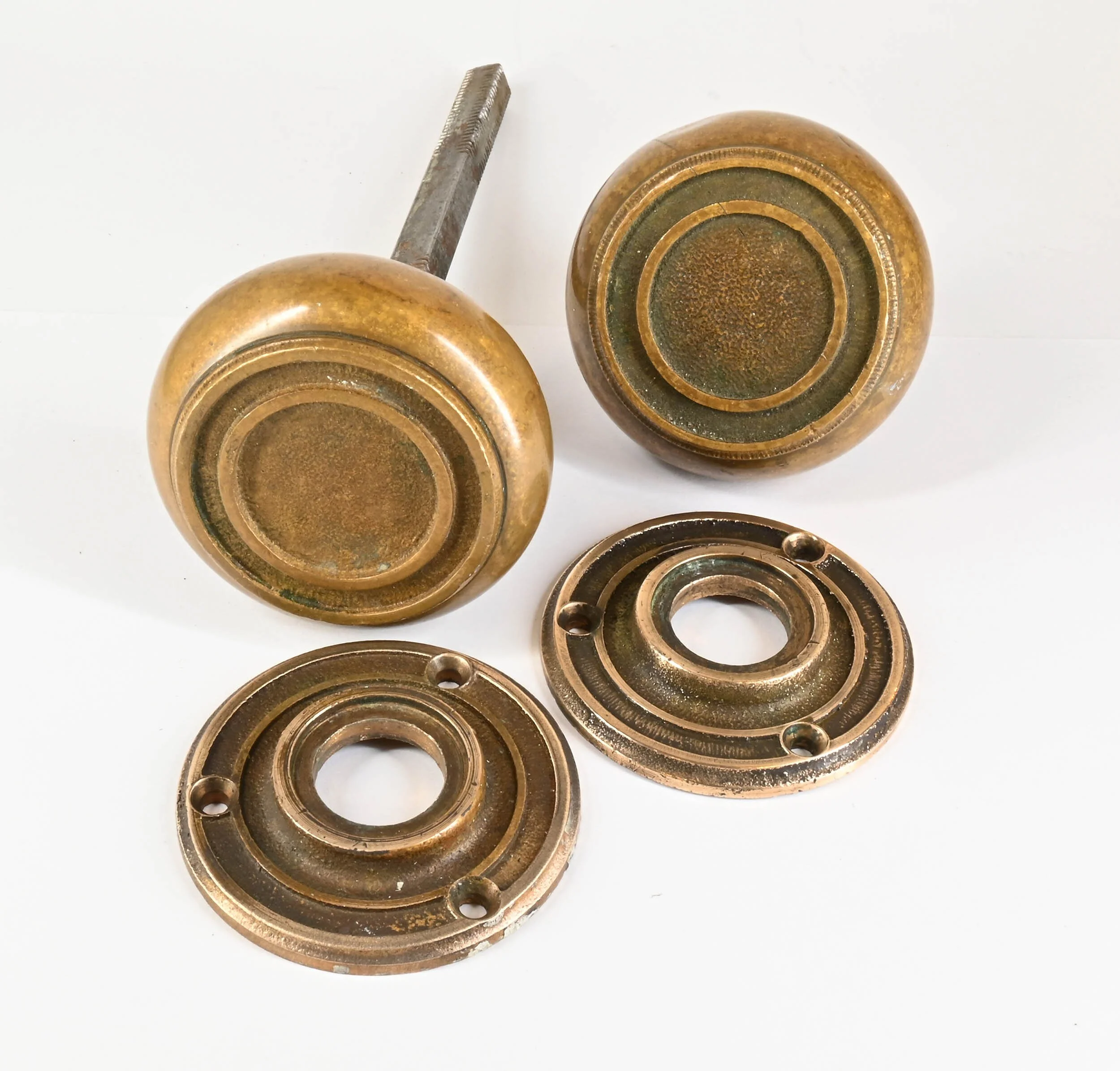49297+ten+knob+rosette+yale+brass+set+2.jpg