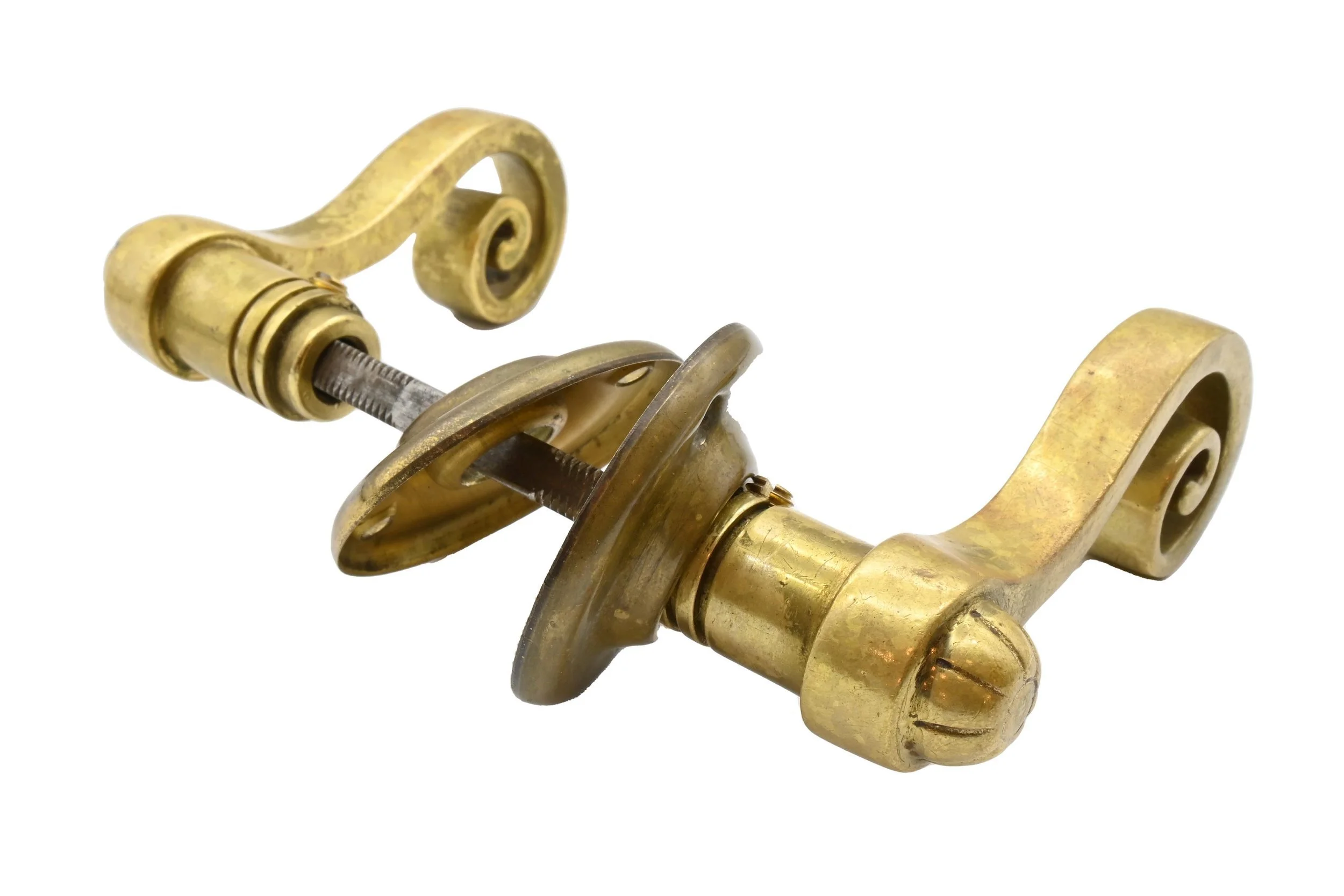 61691+serpentine+brass+door+latch+1.jpg