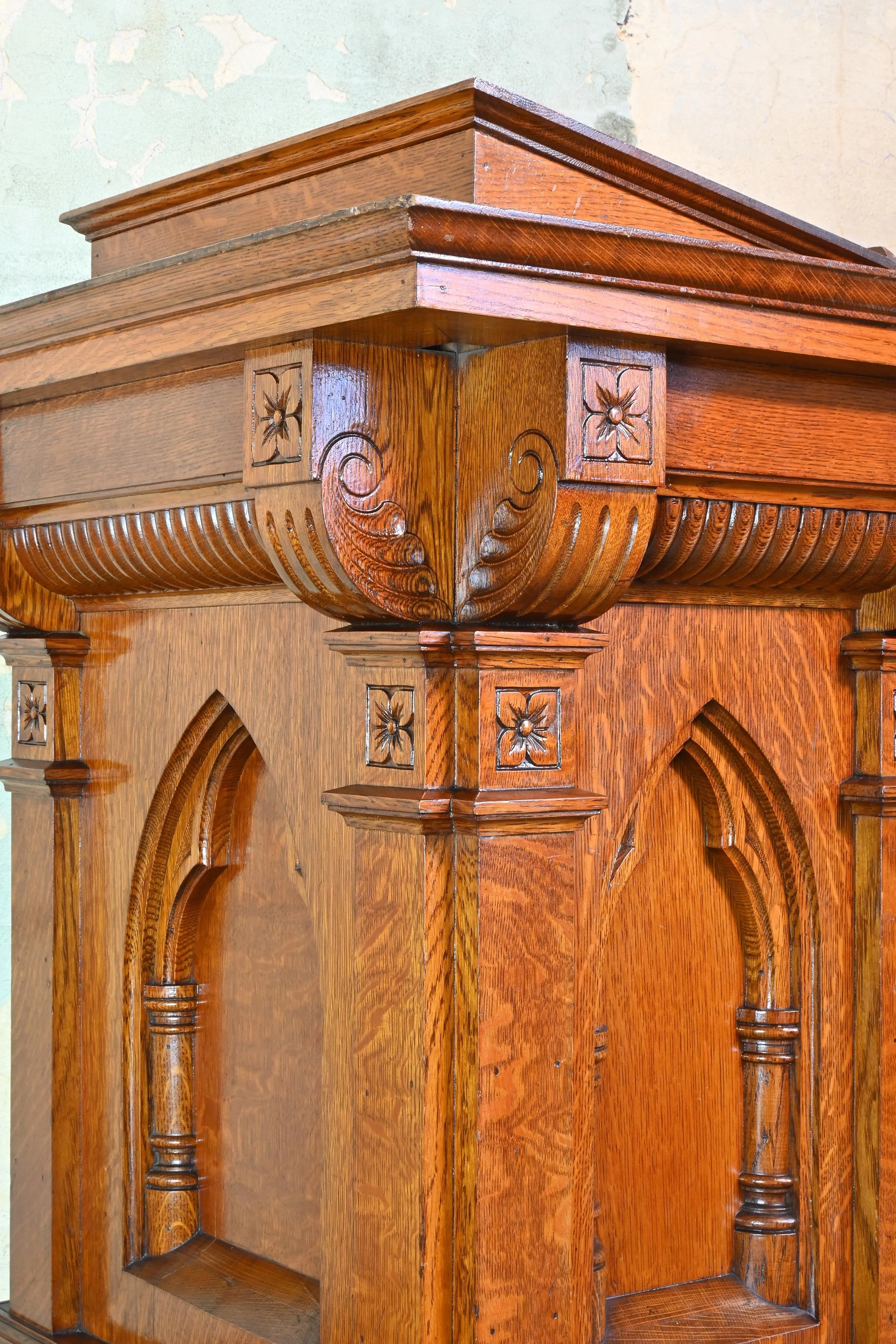 60155+Qsawn+Oak+Lectern+8.jpg