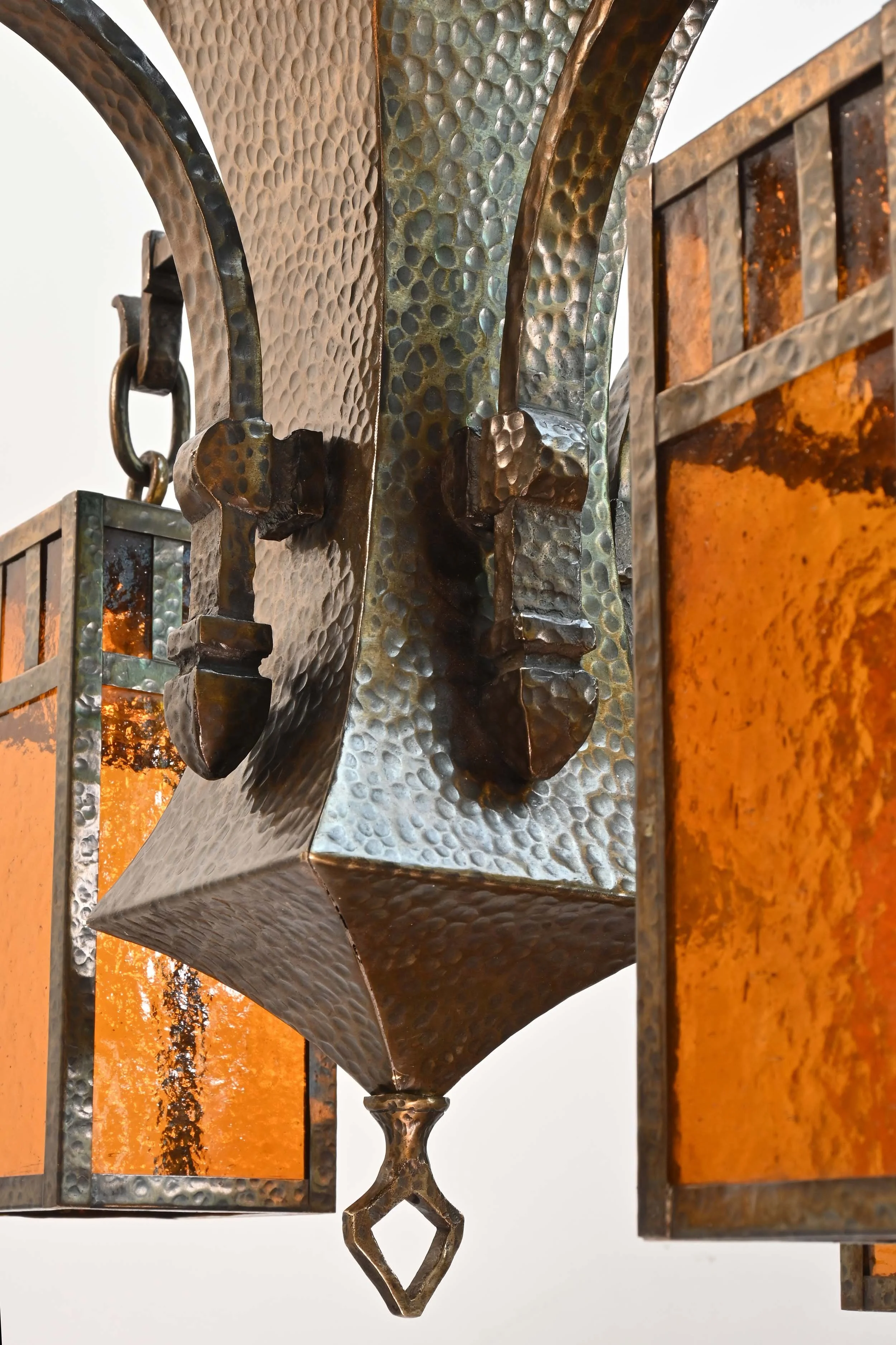 61162+hammered+4+lantern+chandelier+1.jpg