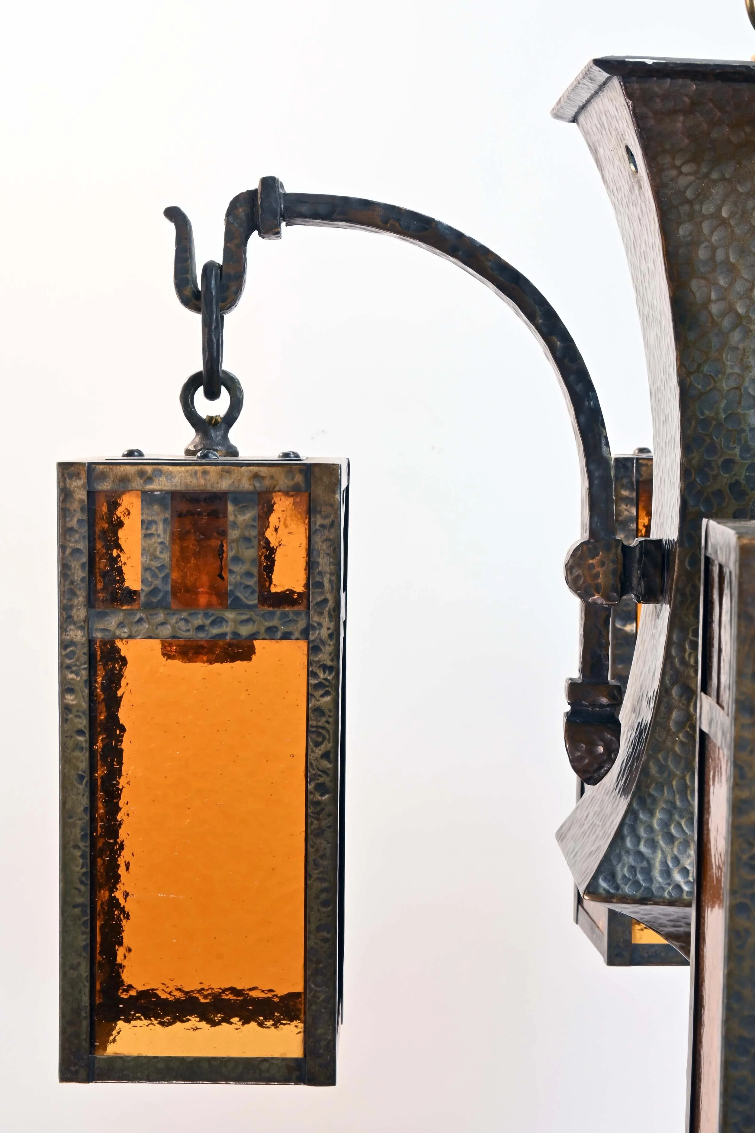 61162+hammered+4+lantern+chandelier+3.jpg