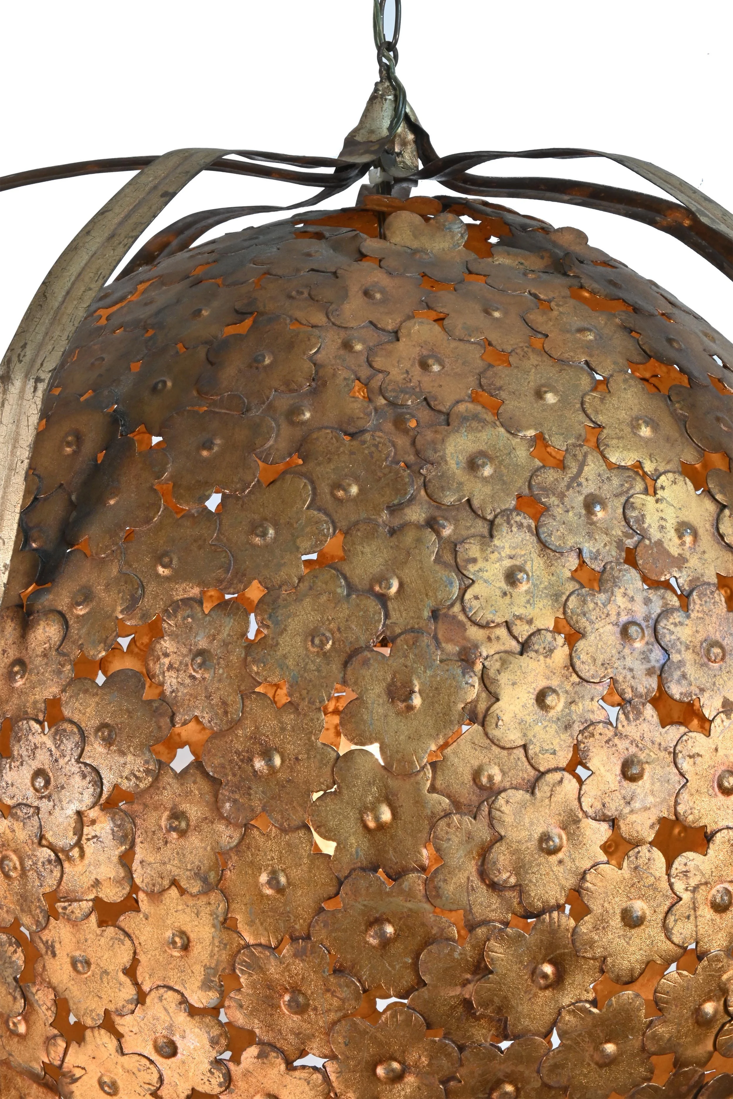 61220+sculpturalpetal+ball+light+2.jpg