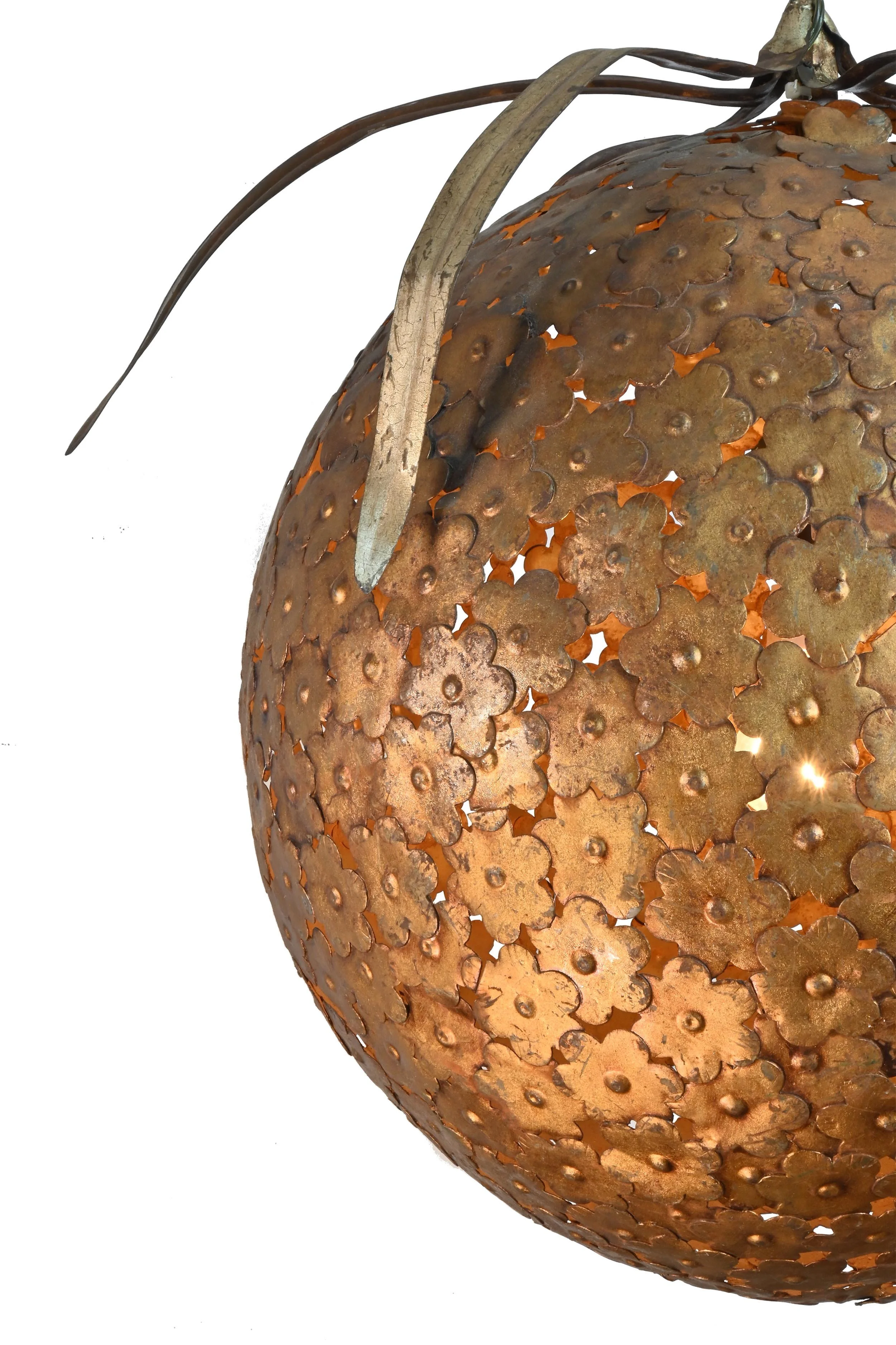 61220+sculpturalpetal+ball+light+3.jpg