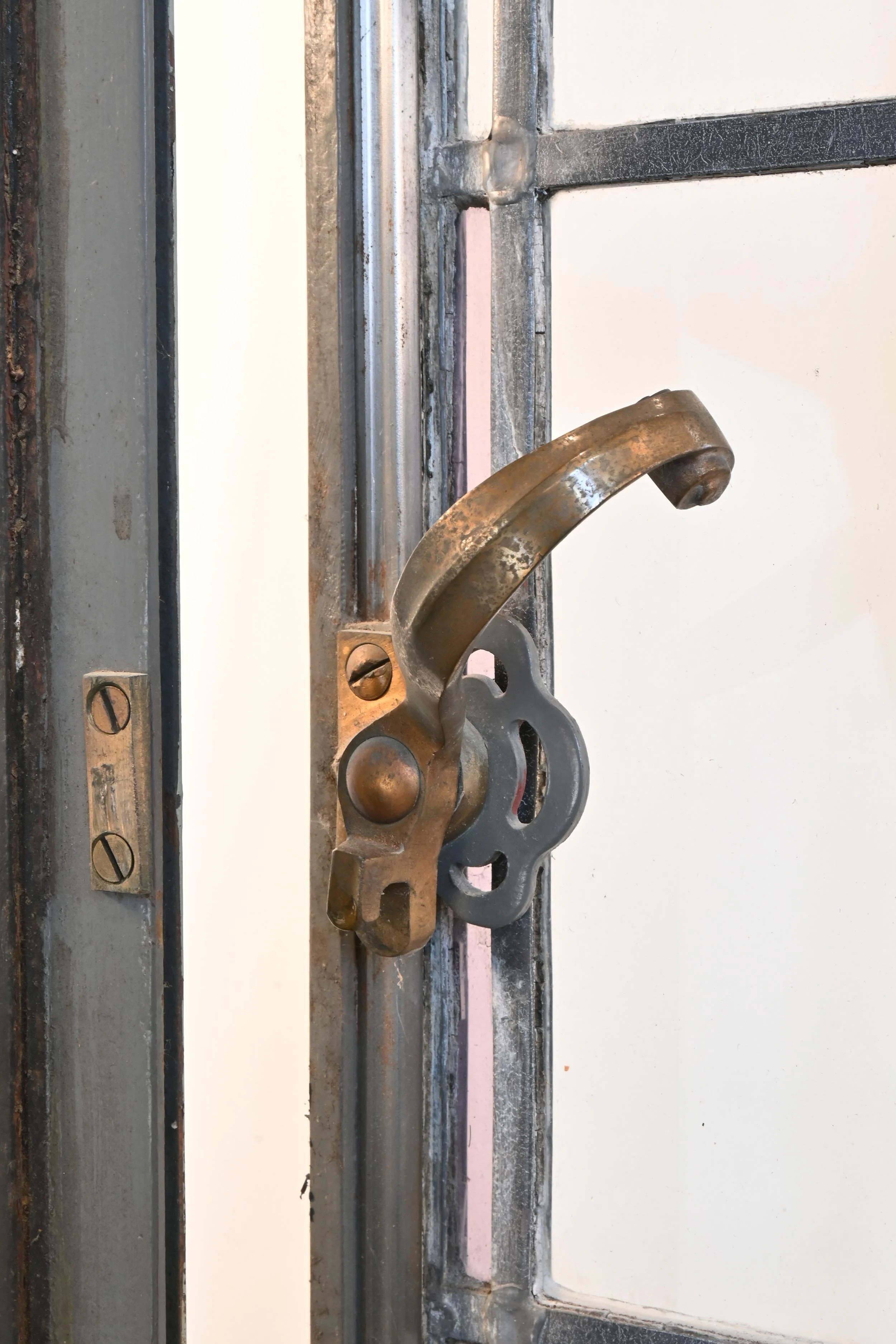 61695+thistle+leaded+iron+window+4.jpg