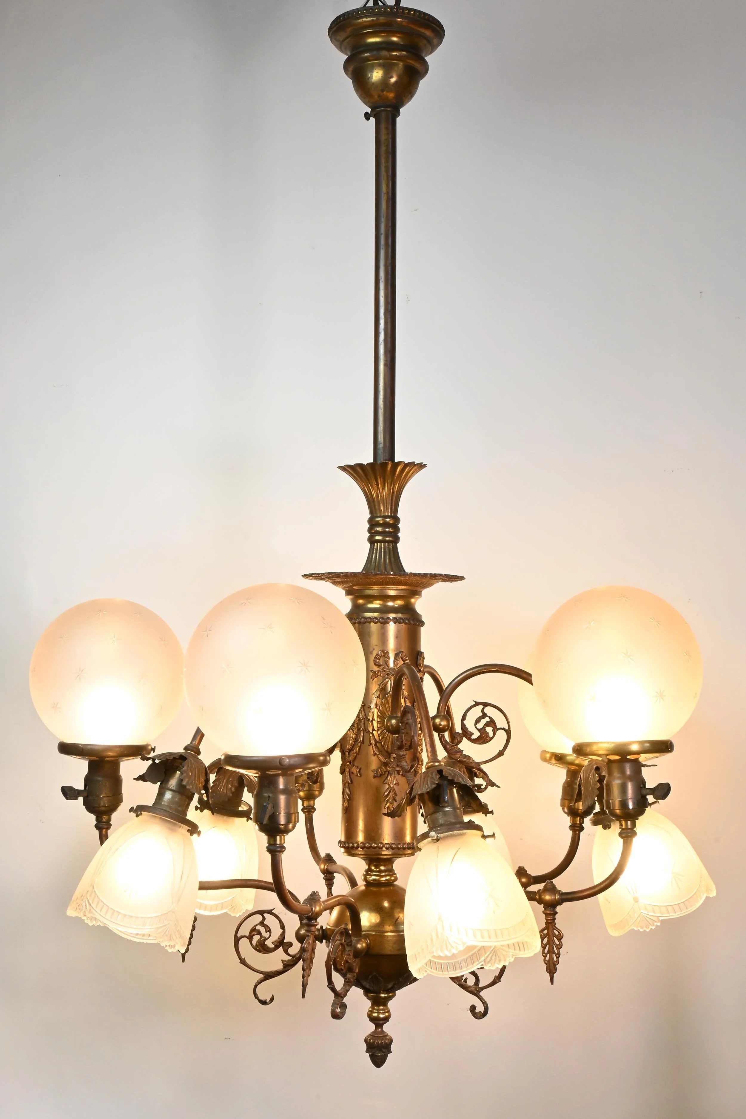 61114+ten+light+chandleir+5.jpg