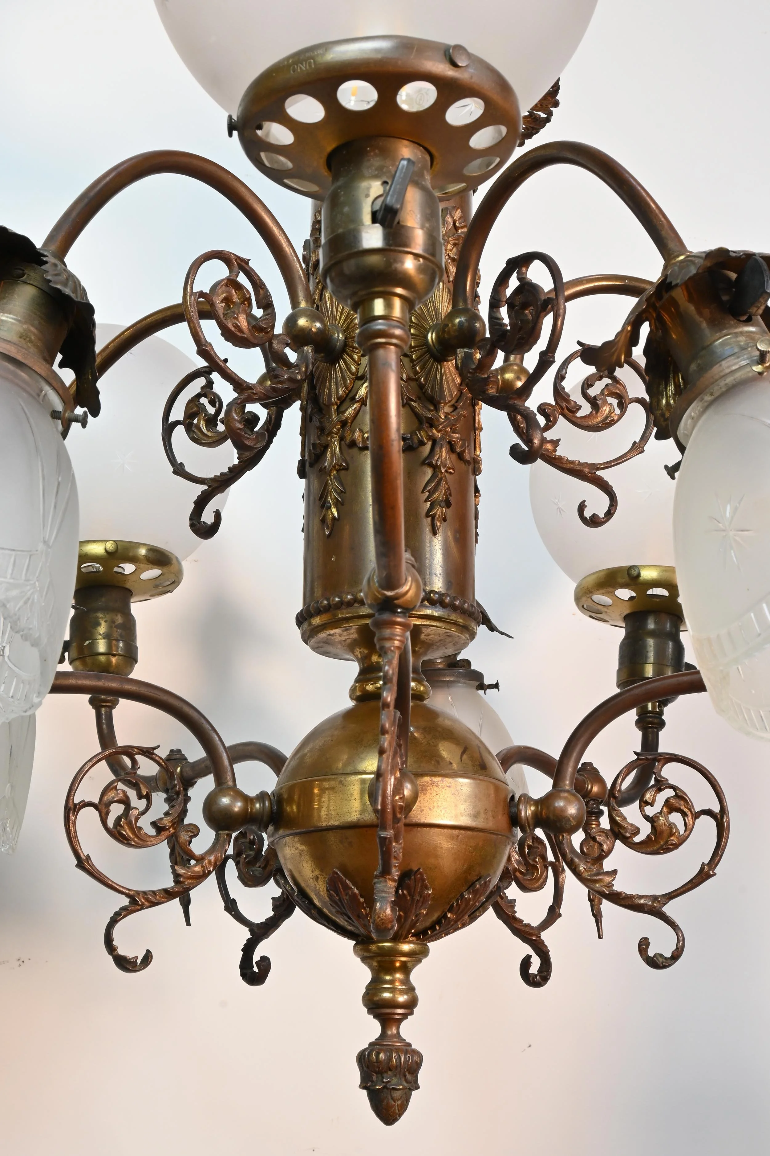 61114+ten+light+chandleir+2.jpg