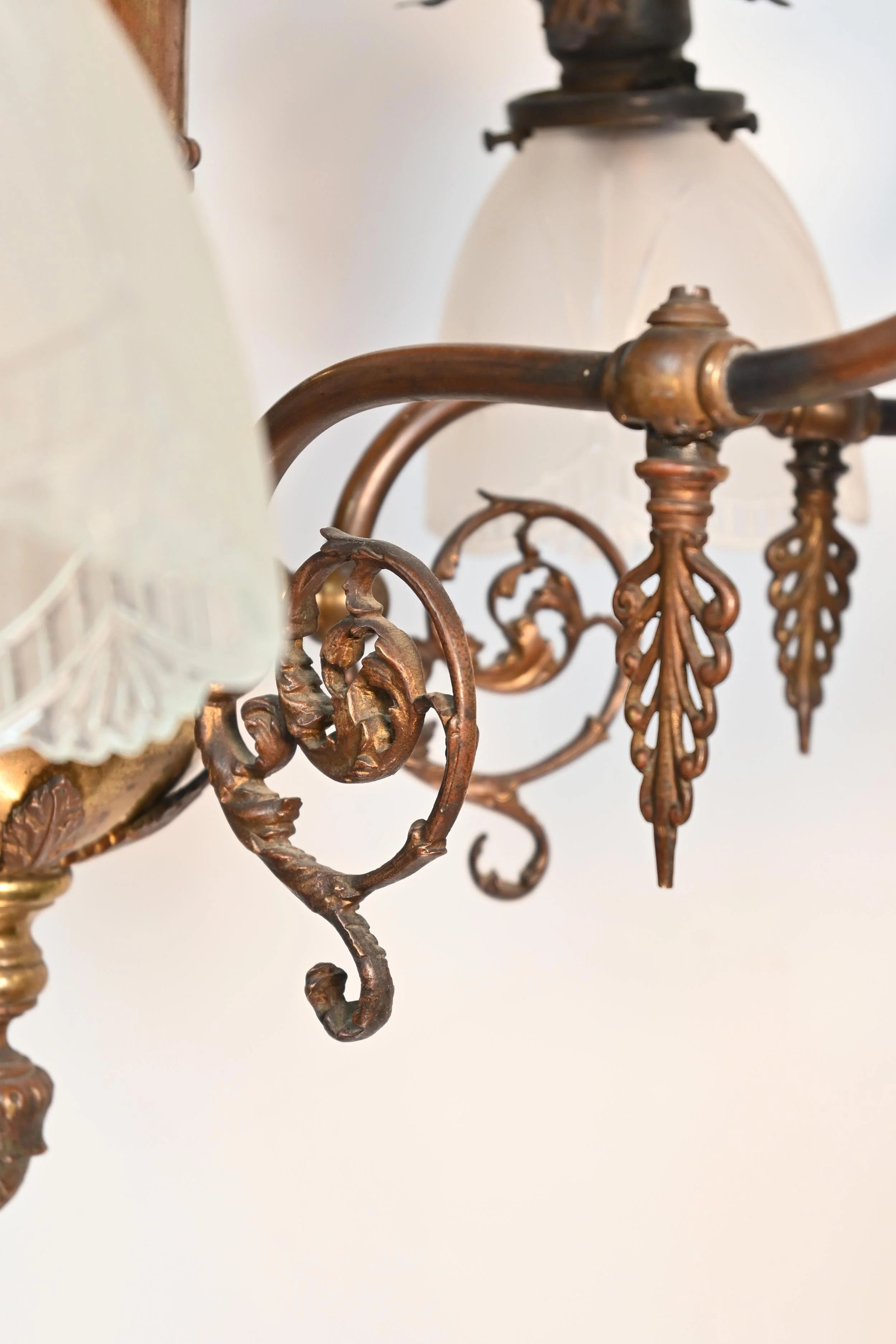 61114+ten+light+chandleir+6.jpg