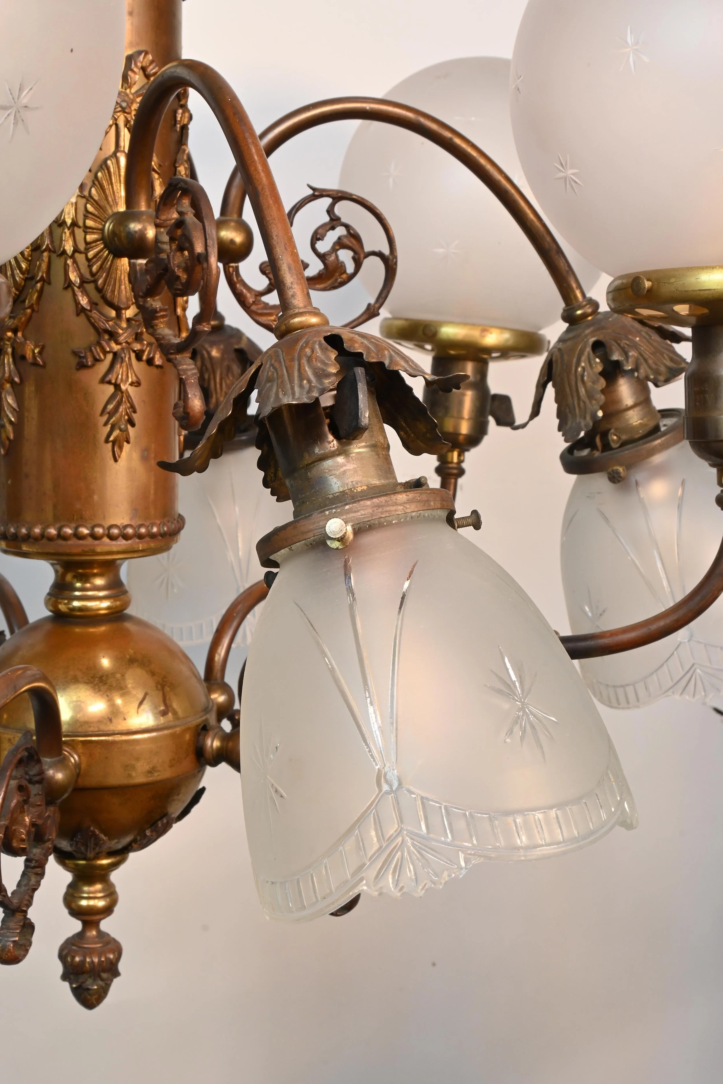 61114+ten+light+chandleir+8.jpg