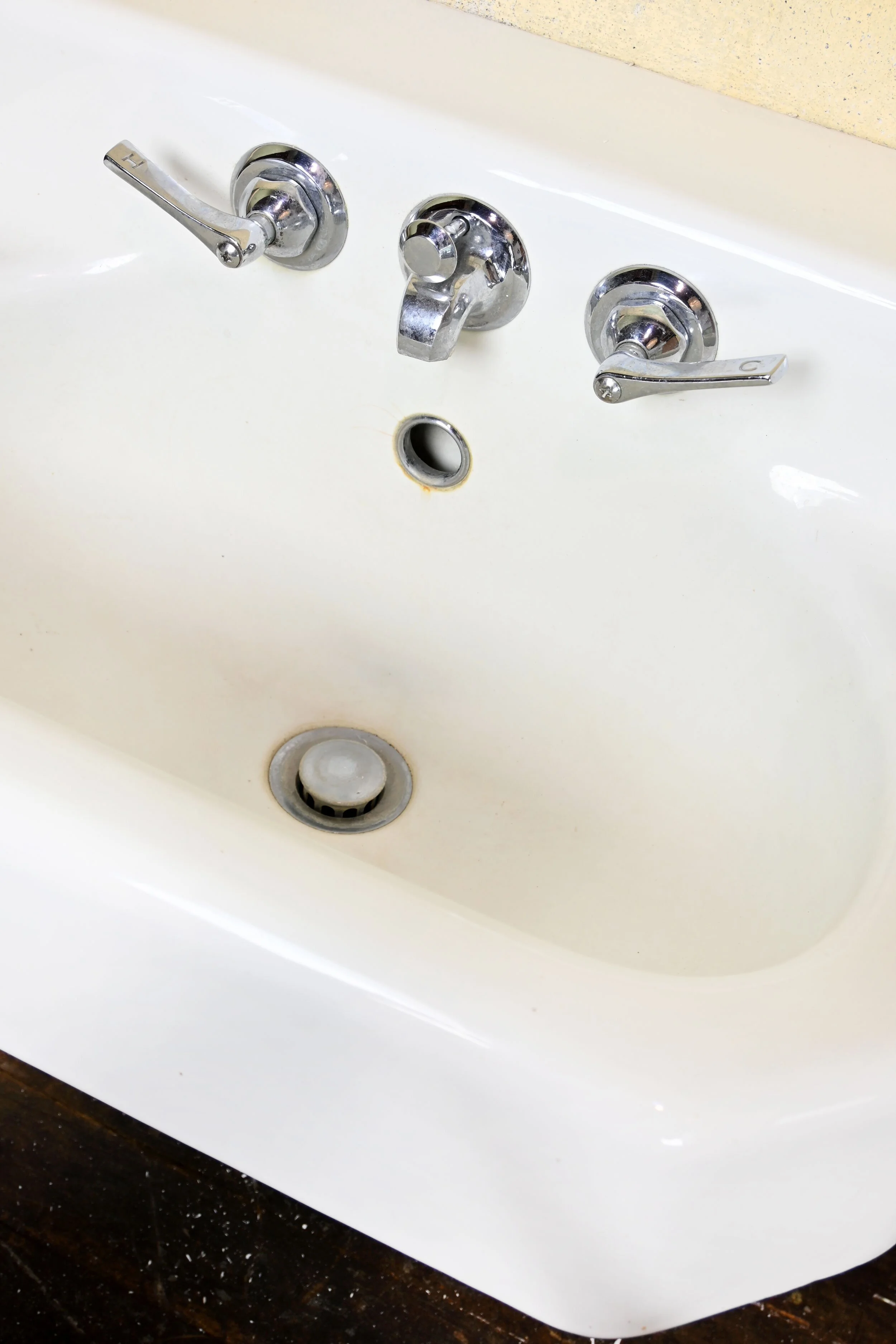 60000-petite-enamel-sink-3.jpg