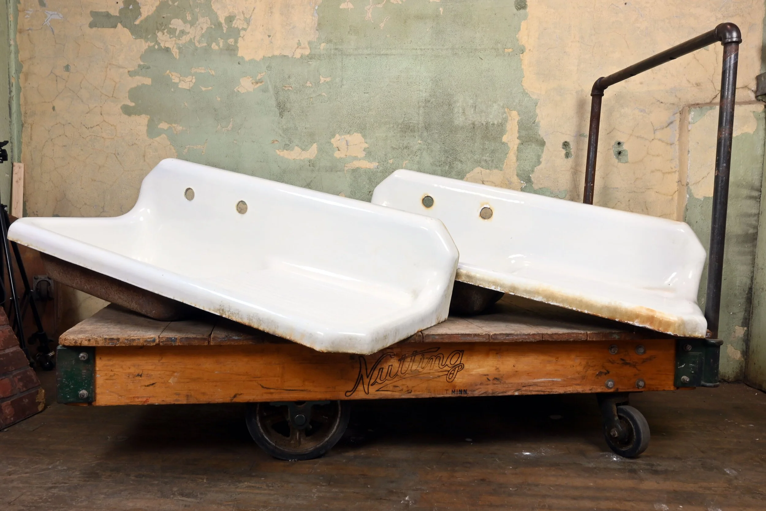 49847-farmhouse-kitchen-sink-side-drainboard-1.jpg