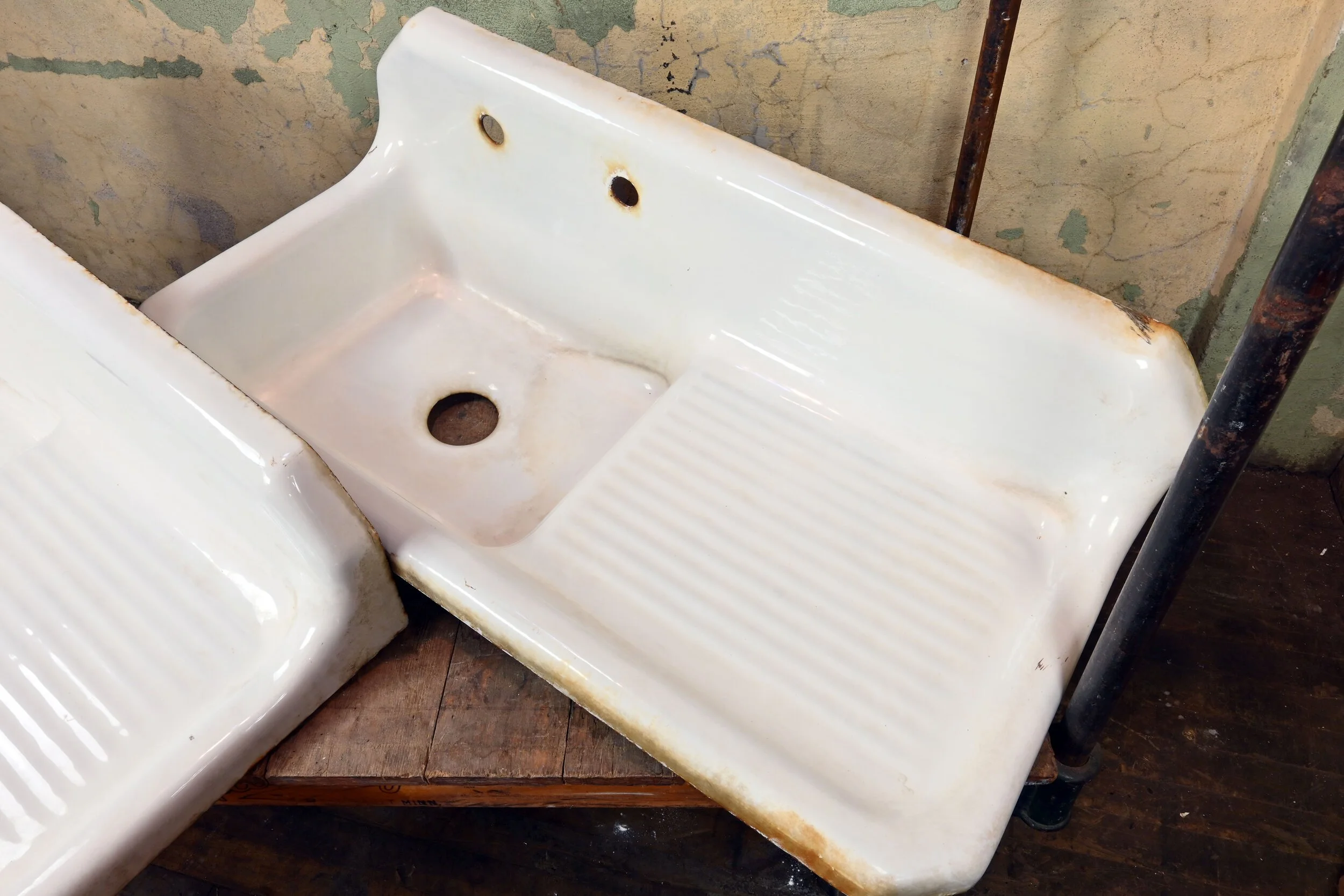 49847-farmhouse-kitchen-sink-side-drainboard-3.jpg