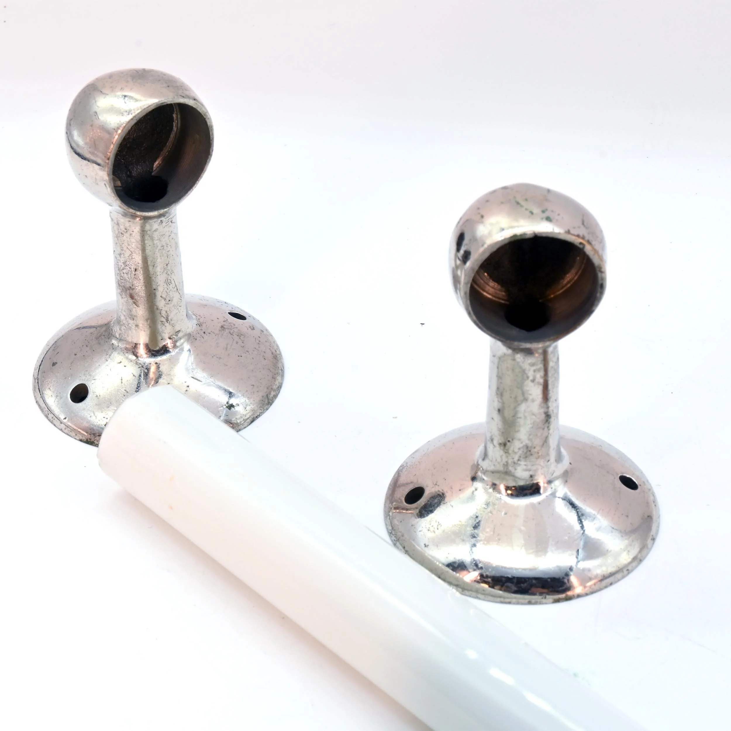 62627+milkglass+towel+bars+nickel+plate+2.jpg
