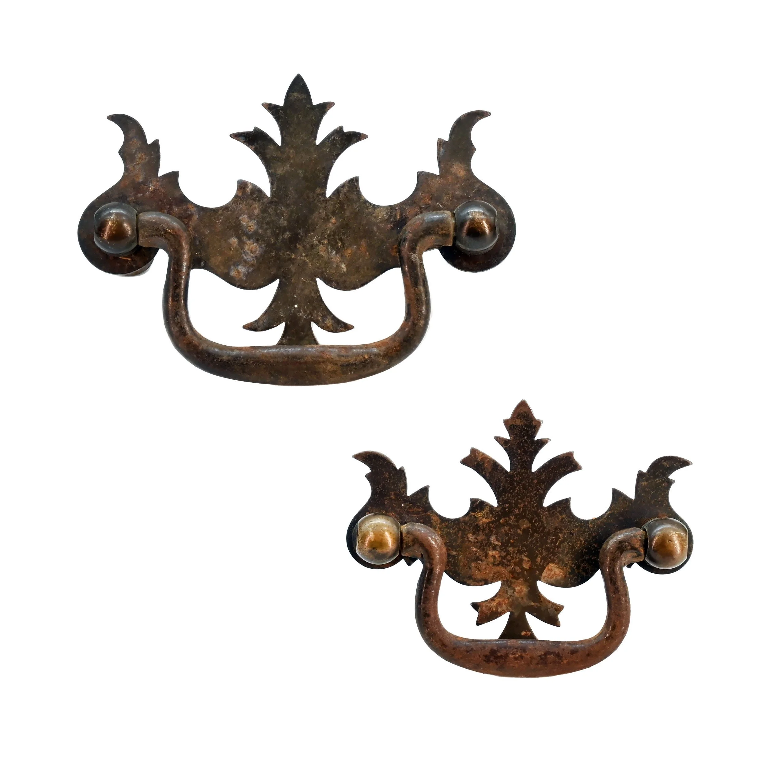 H62649+H62650+brass+plated+steel+leaf+pulls+lg+and+sm+3.jpg