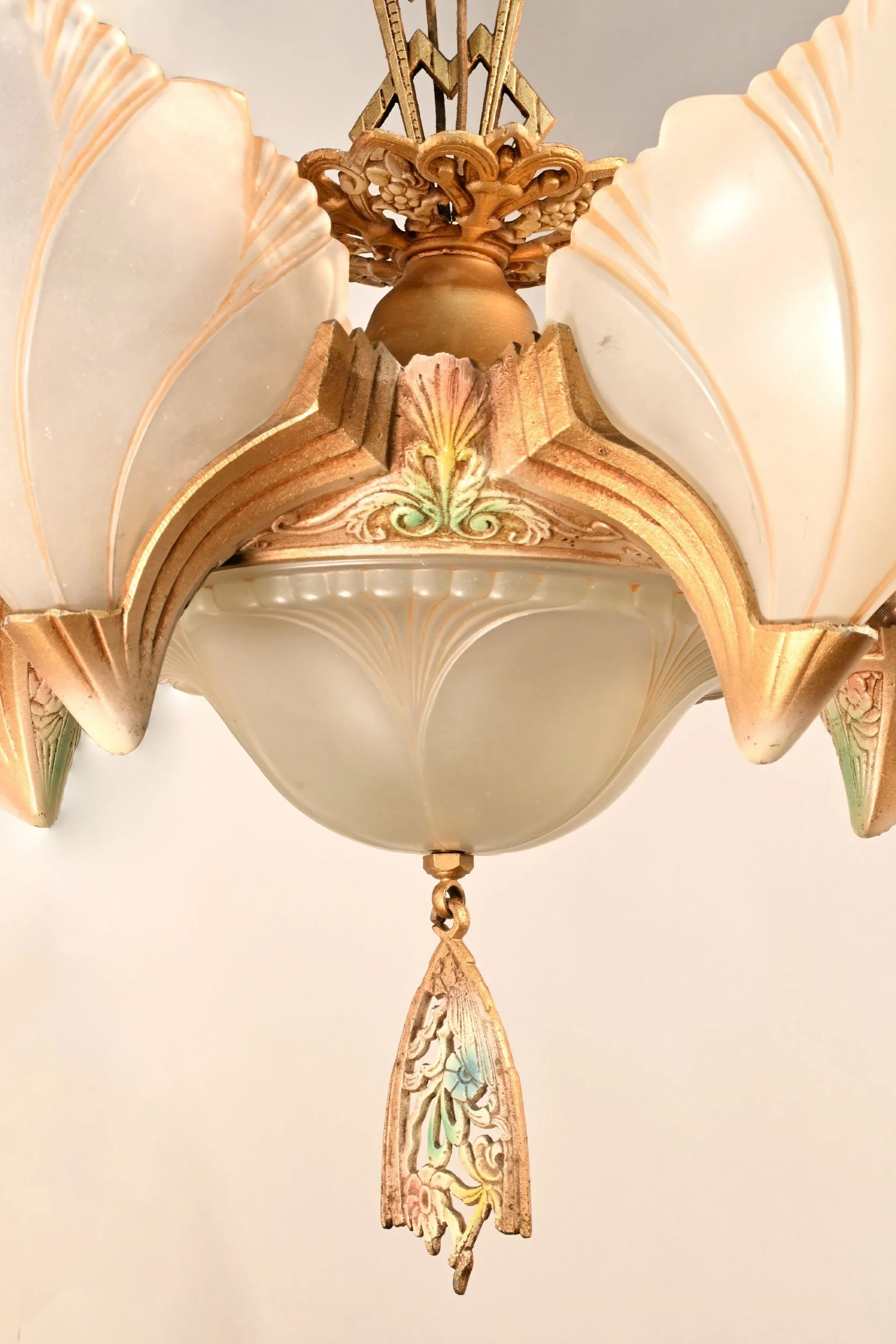62830+five+slipper+batwing+shade+chandelier+with+bottom+glass+3.jpg