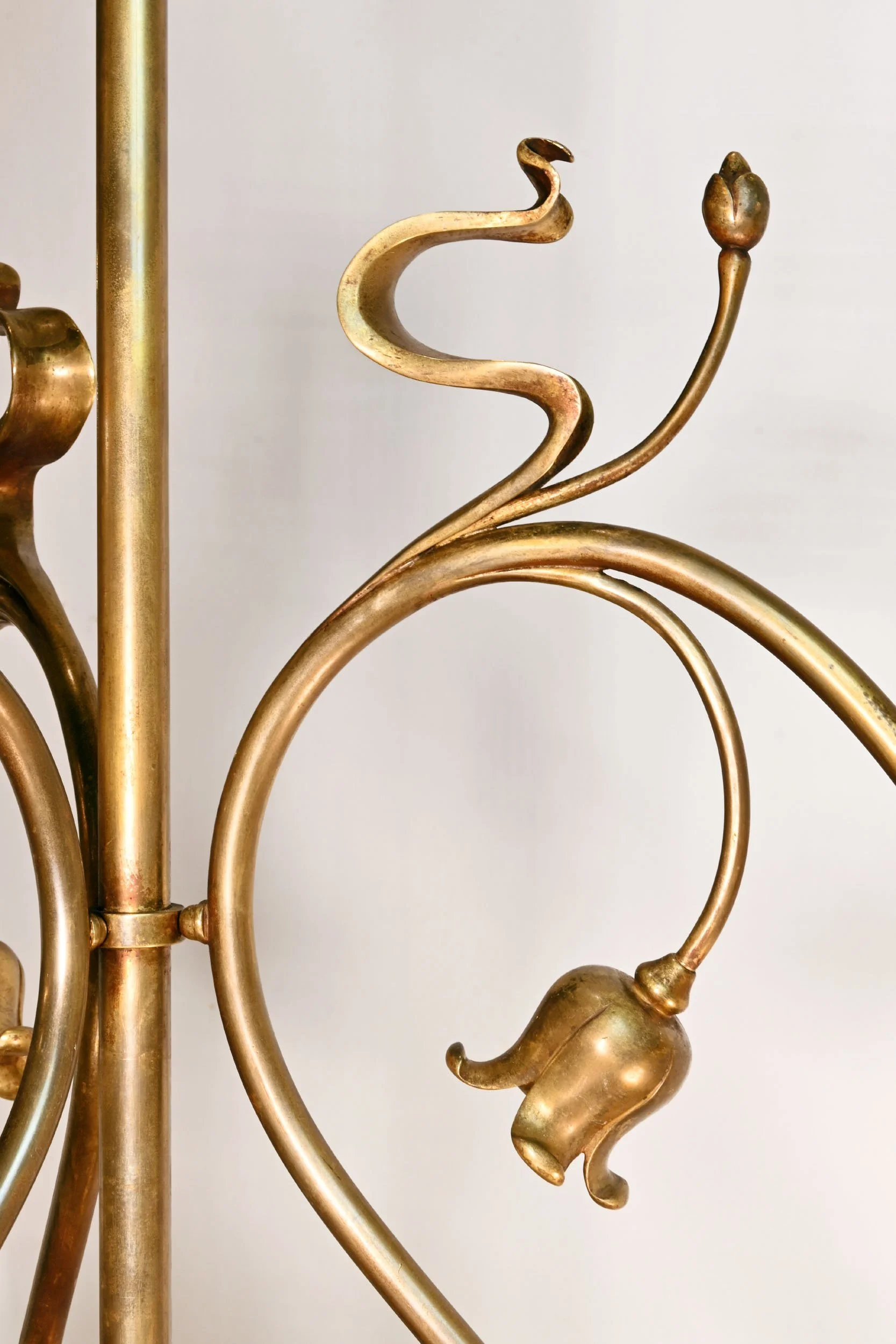61212+brass+art+nouveau+tulip+chandelier+with+louis+comfort+tiffany+opalescent+shades+3.jpg