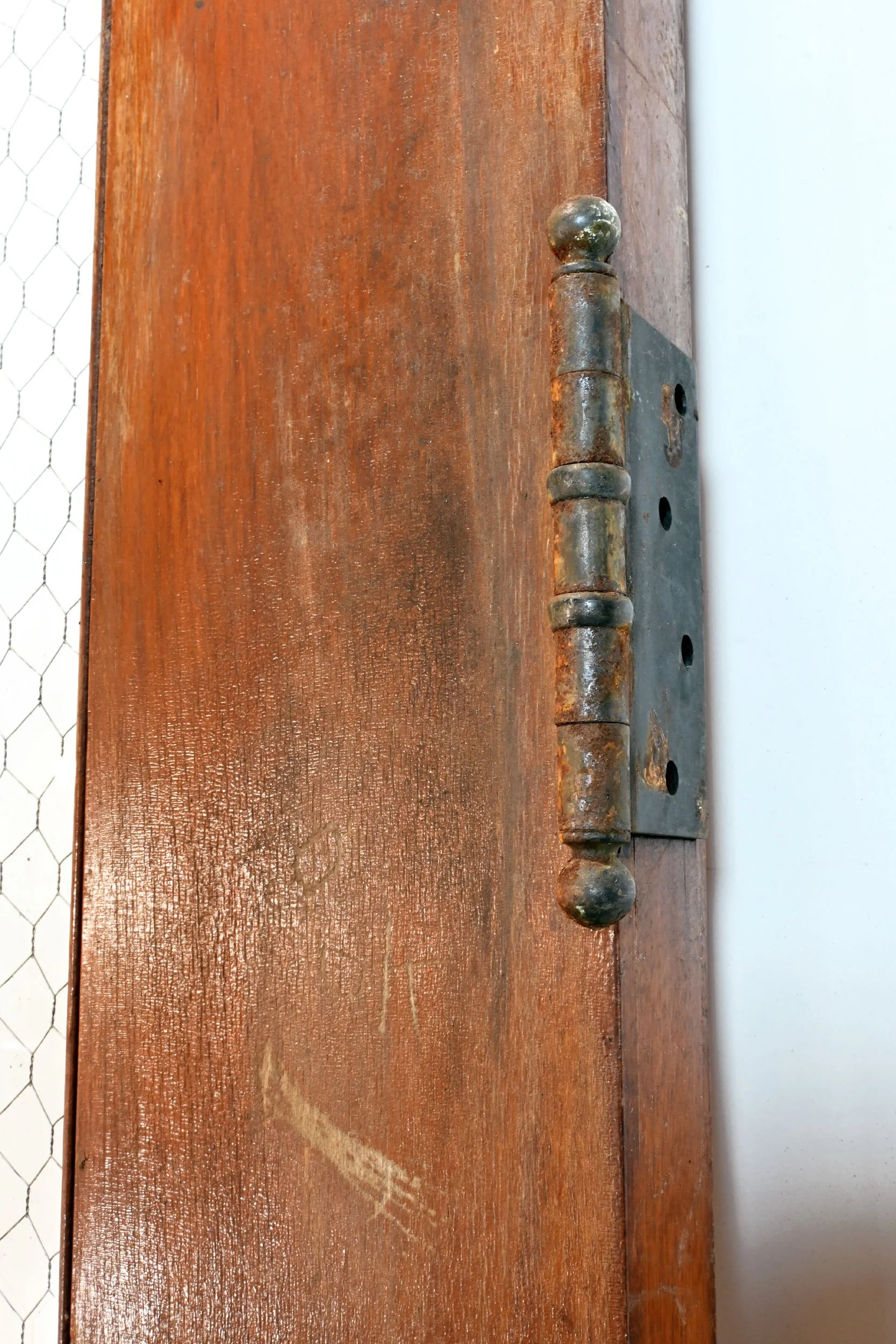 63071+tall+oak+double+doors+with+chickenwire+glass+3.jpg