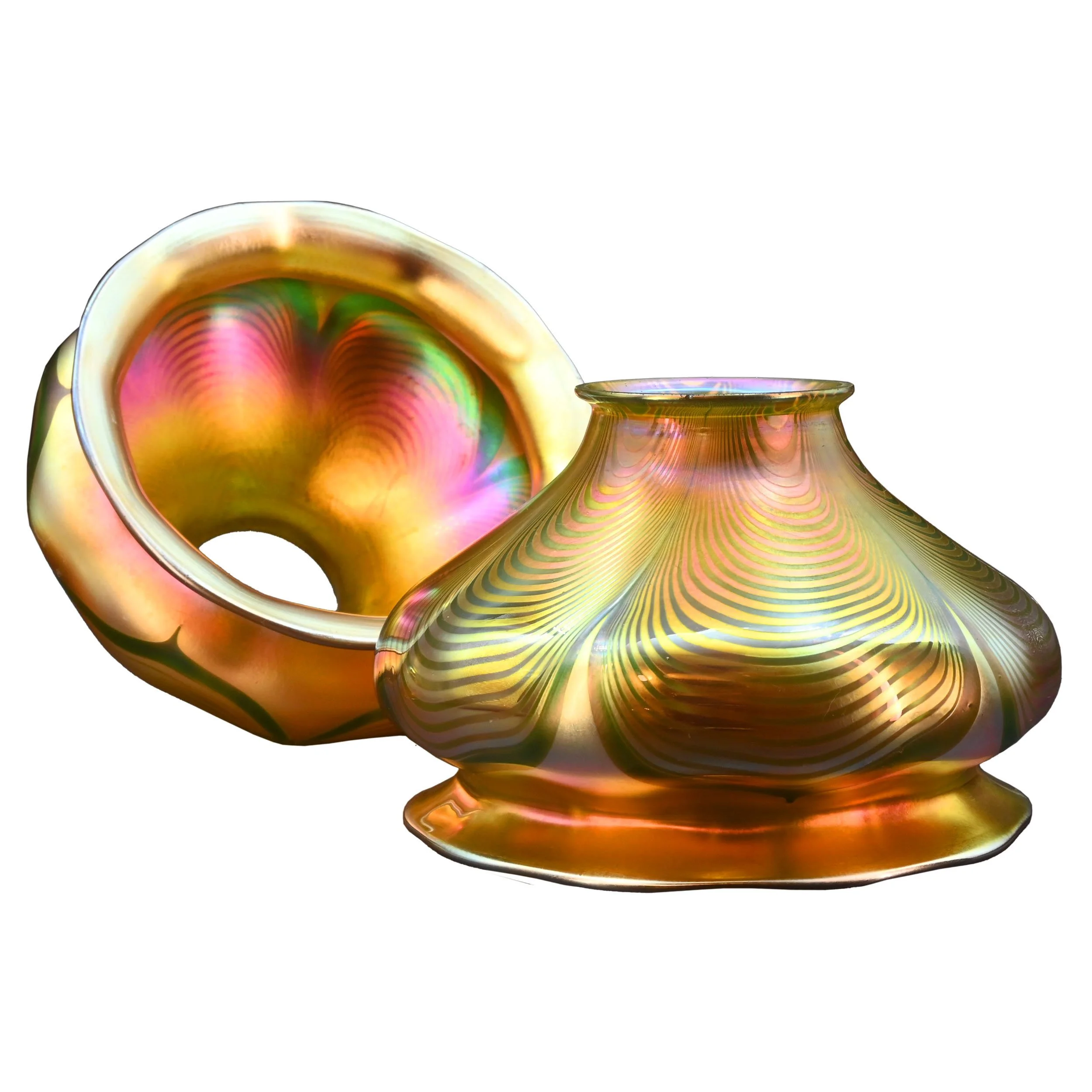 S62088+small+green+gold+iridescent+pulled+feather+squat+shade+2.jpg