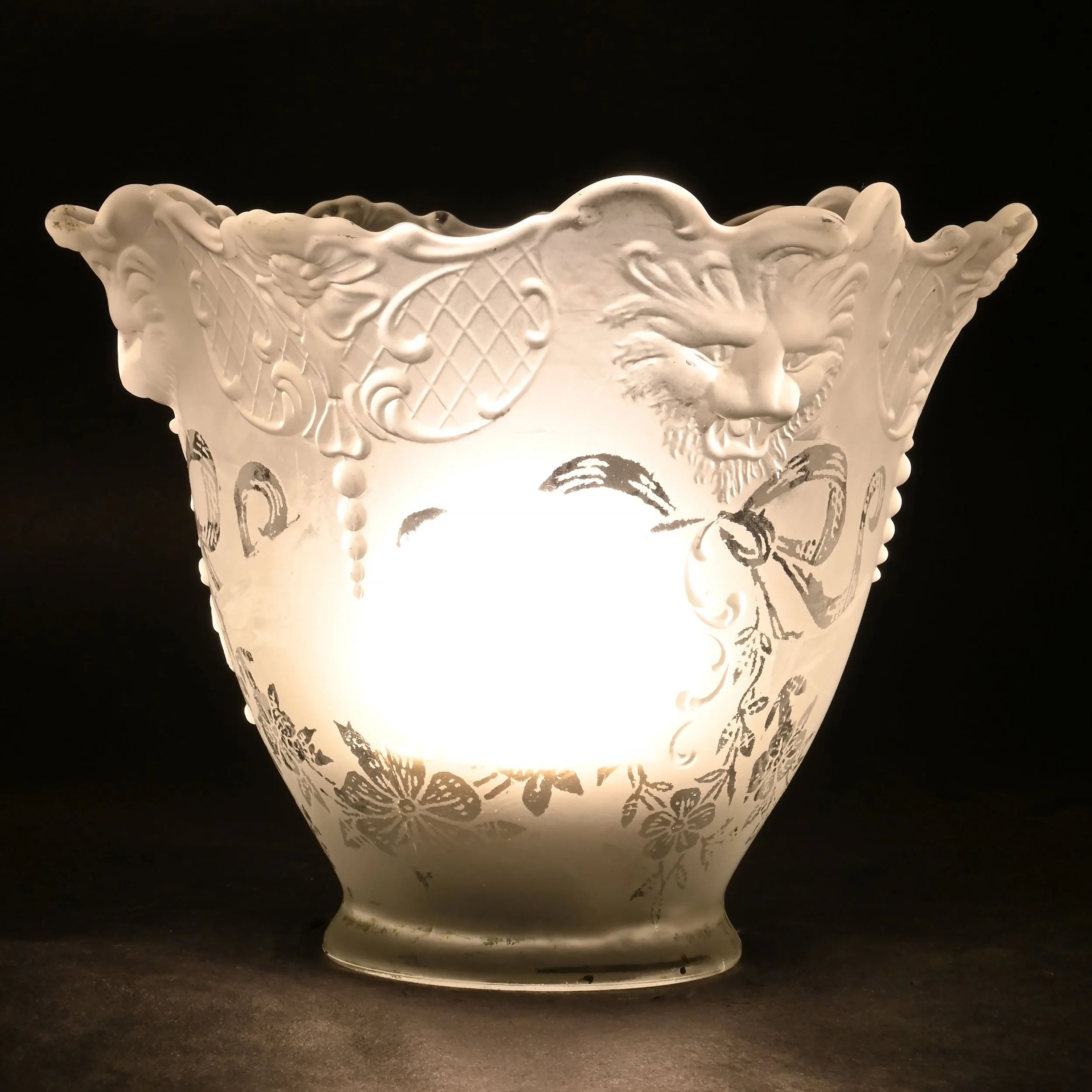 S62828+pressed+lion+face+shades+with+etched+ribbon+pattern+5.jpg