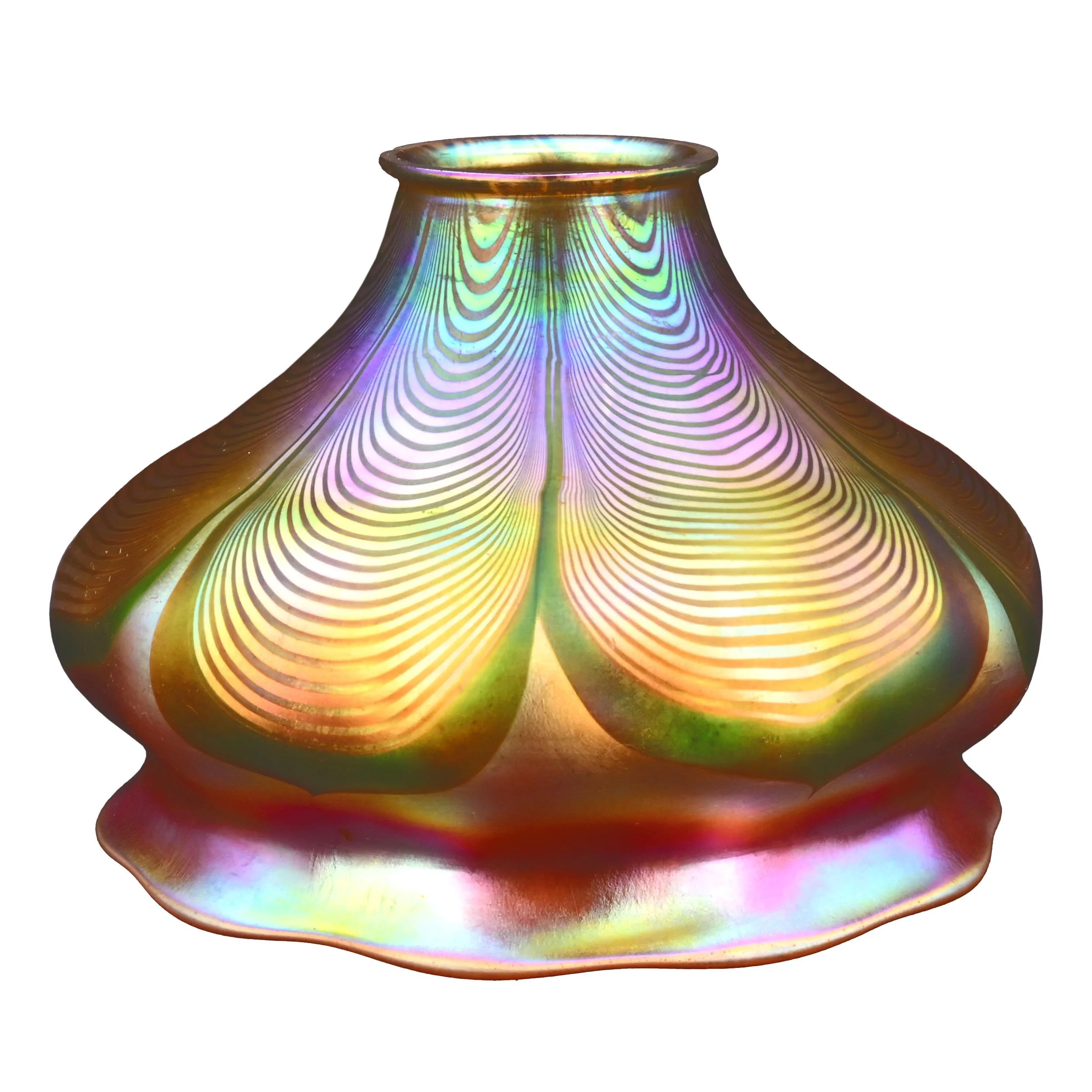 S62089+large+green+and+gold+iridescent+pulled+feather+art+glass+shade+1.jpg