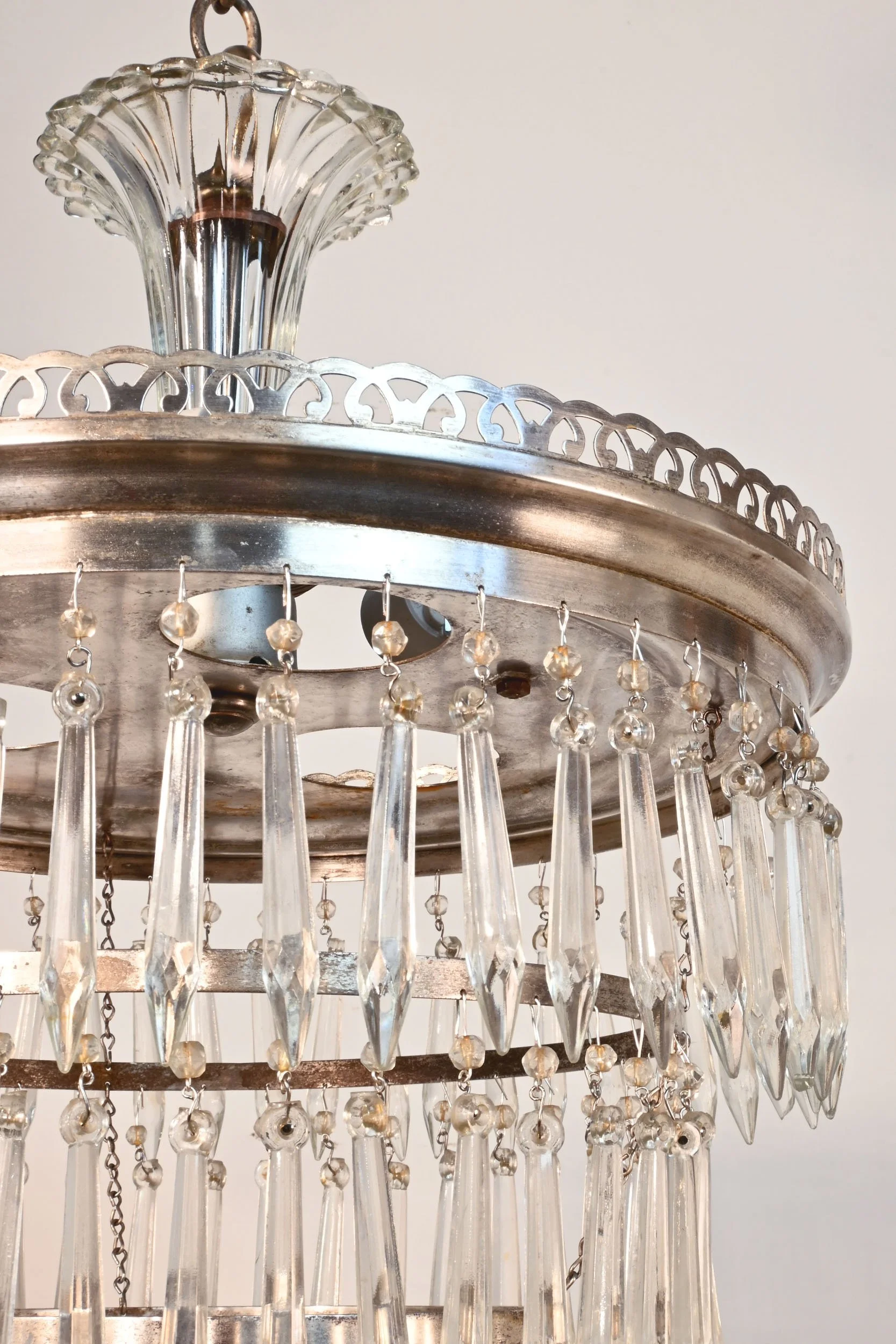 63087+silver+wedding+cake+crystal+chandelier+4.jpg
