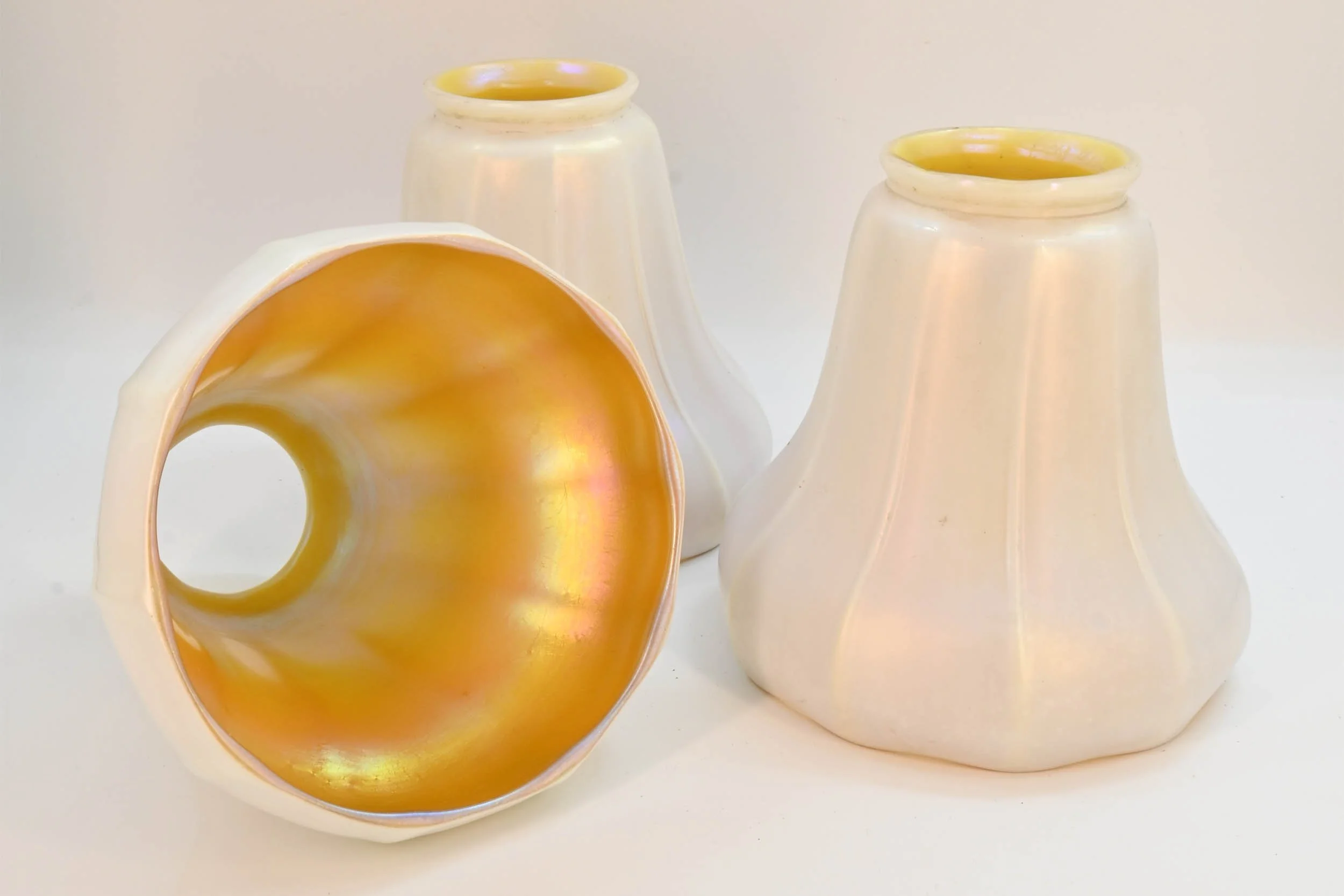 S63164+calcite+gold+signed+stueben+bell+2.jpg