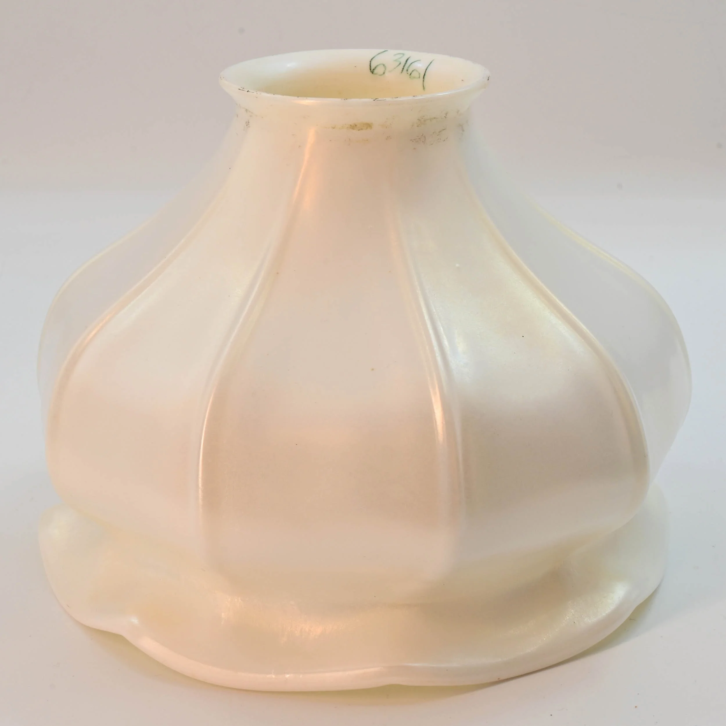S63161+squash+blossum+steuben+calcite+shades+3.jpg