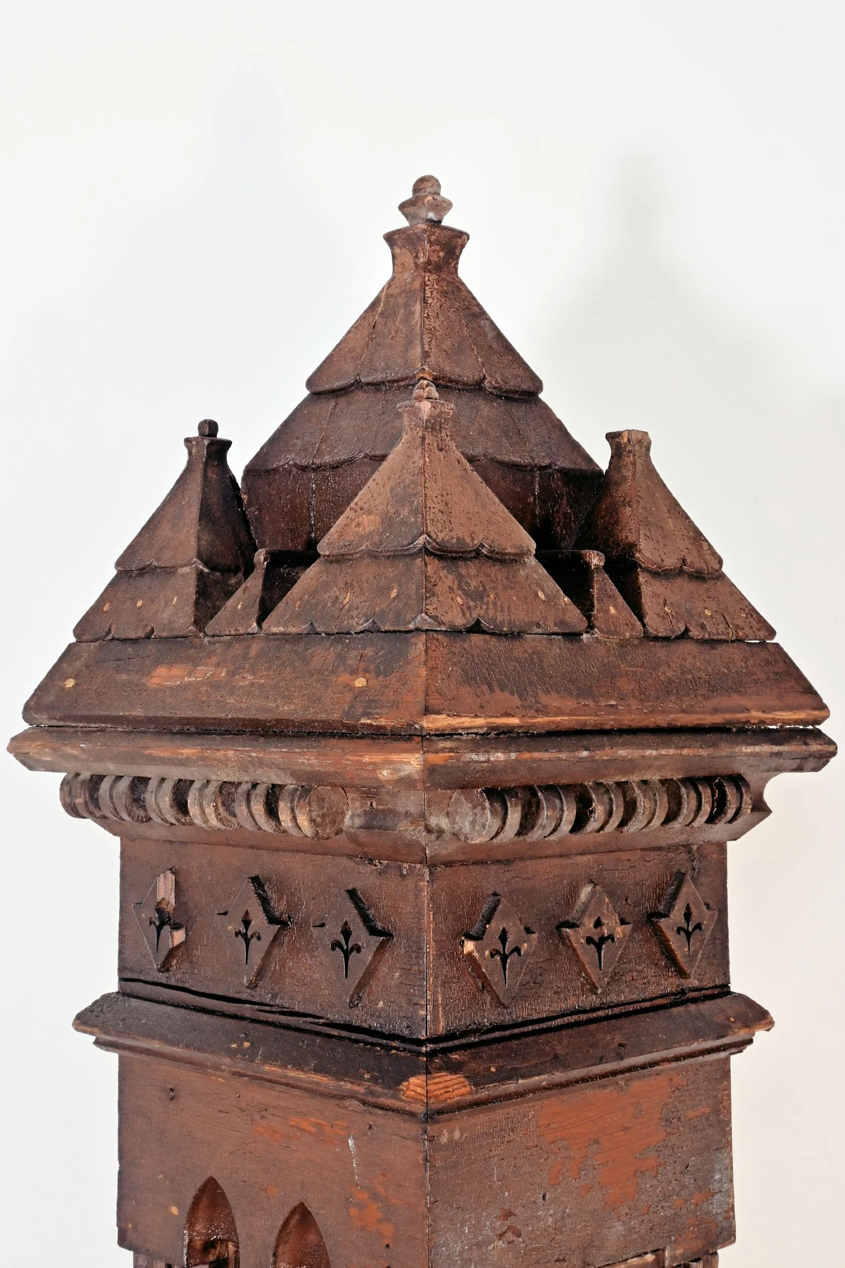 24024+oversized+victorian+newell+posts+with+tiered+cap+2.jpg