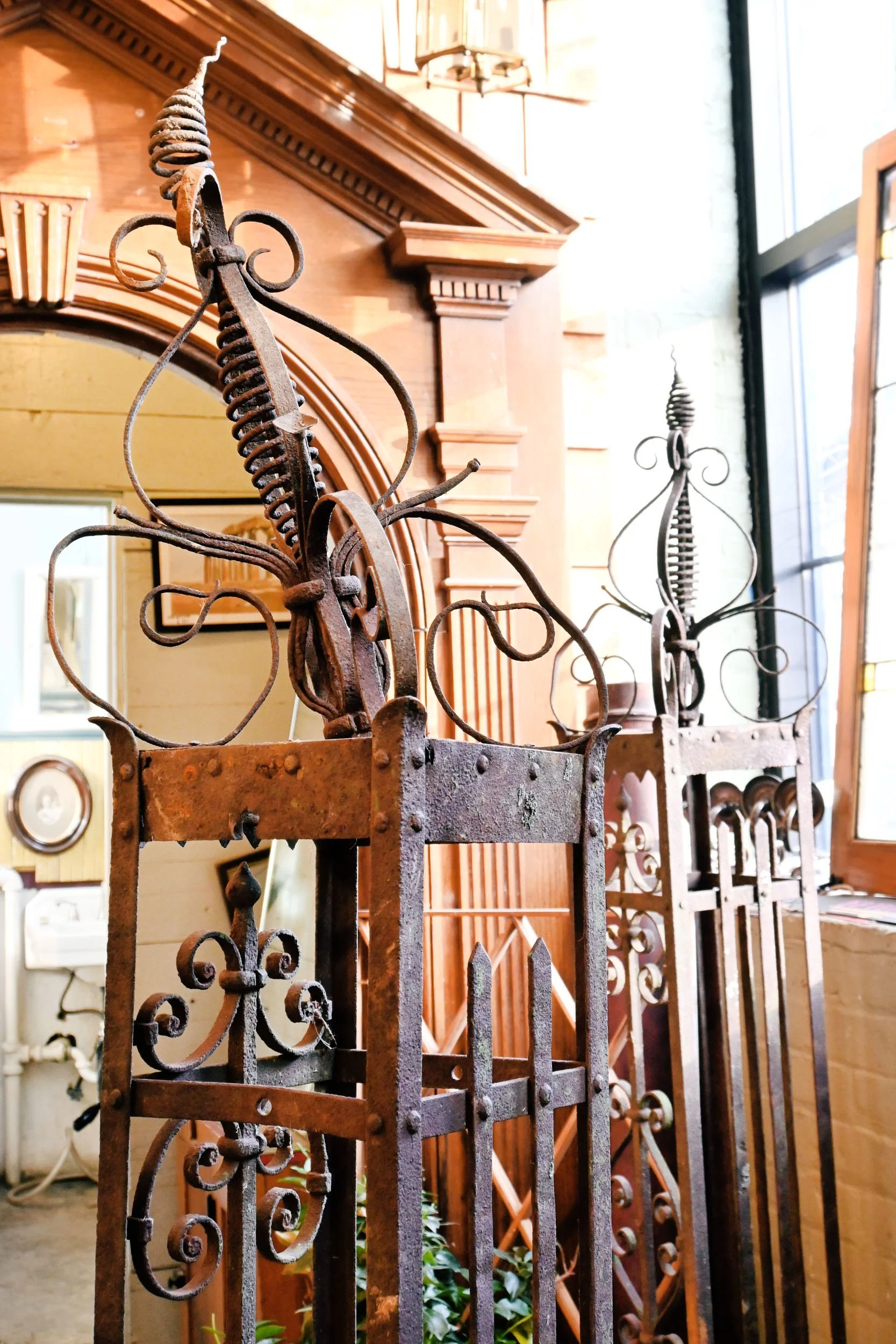 24034+wrought+iron+victorian+stanchion+posts+8.jpg