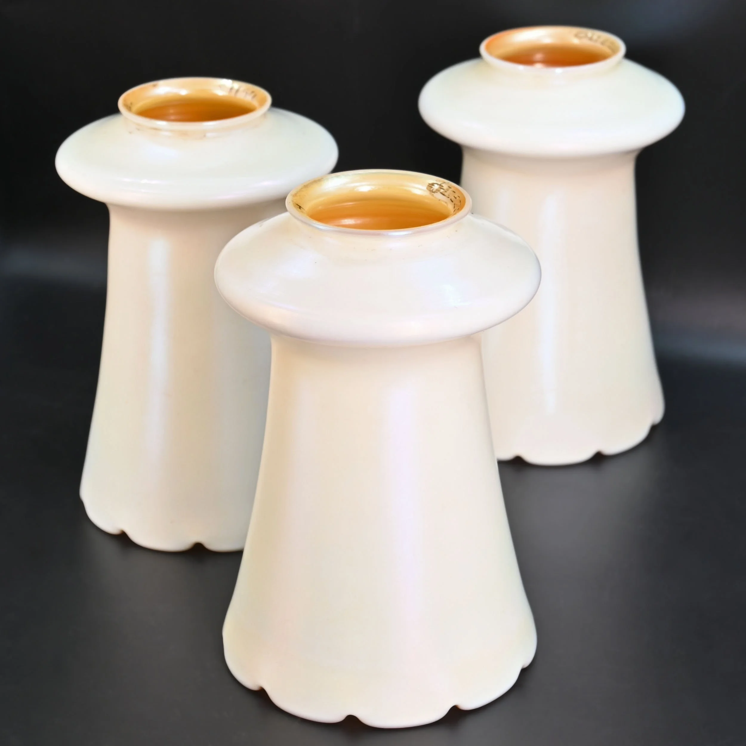 24076+tall+calcite+and+gold+scalloped+bottom+quezal+2.jpg