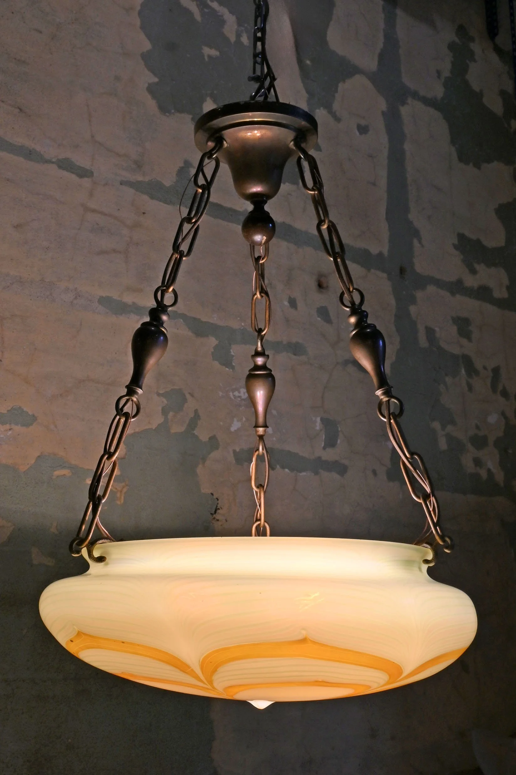 24090+large+pulled+feather+quezal+bowl+on+brass+fixture+1.jpg