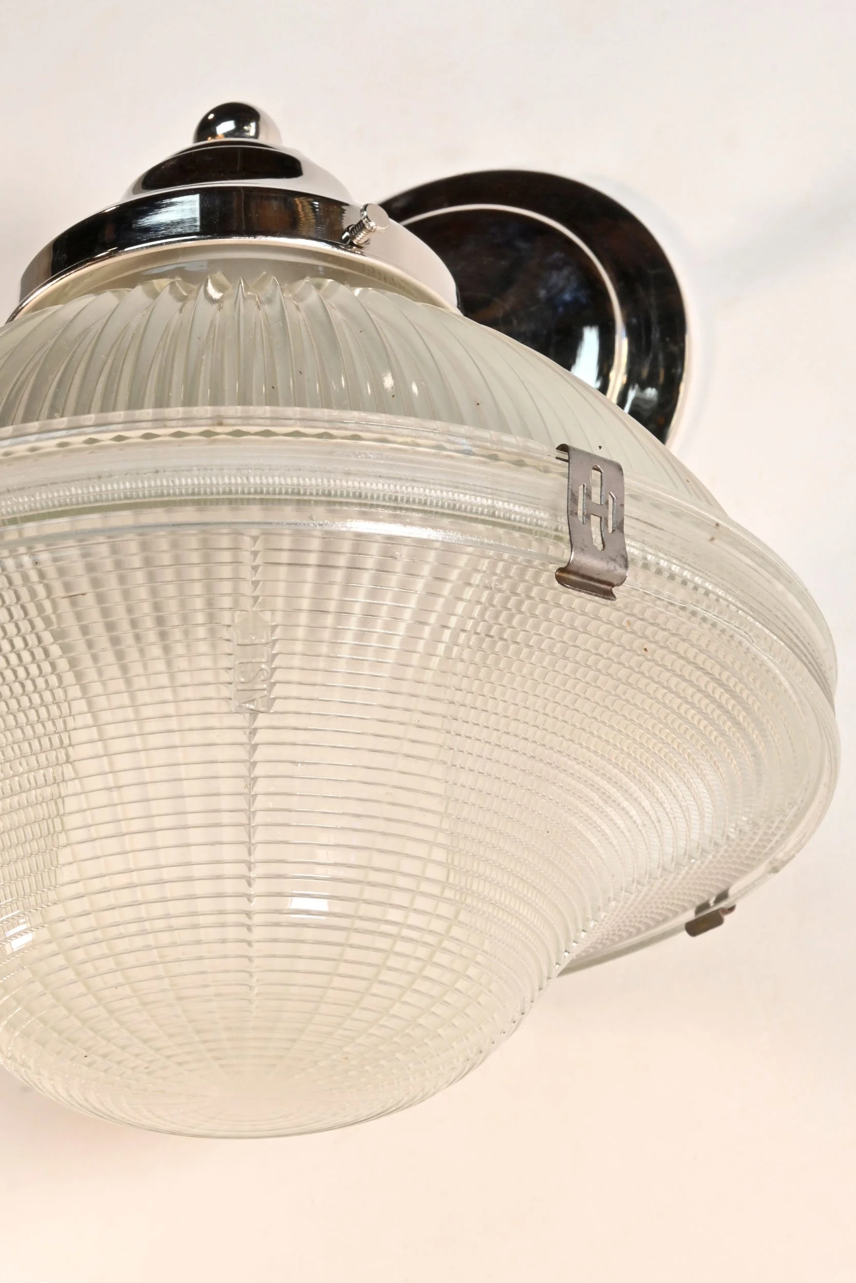 24160+holophane+and+nickel+over-mirror+light+bathroom+sconce+3.jpg