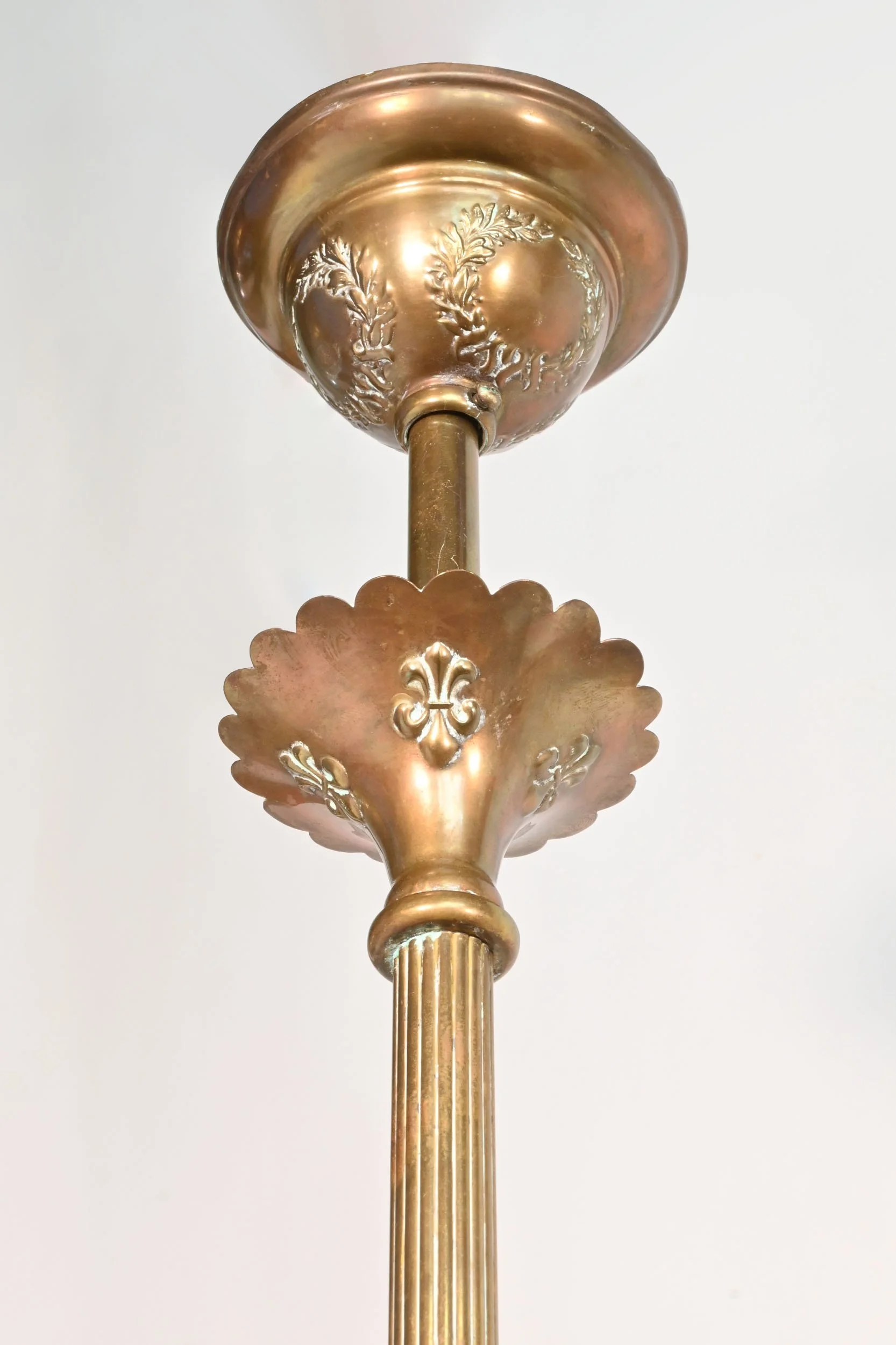 24175+ornate+brass+early+electric+chandelier+with+frosted+shades+and+fleur+de+lis+detail+3.jpg
