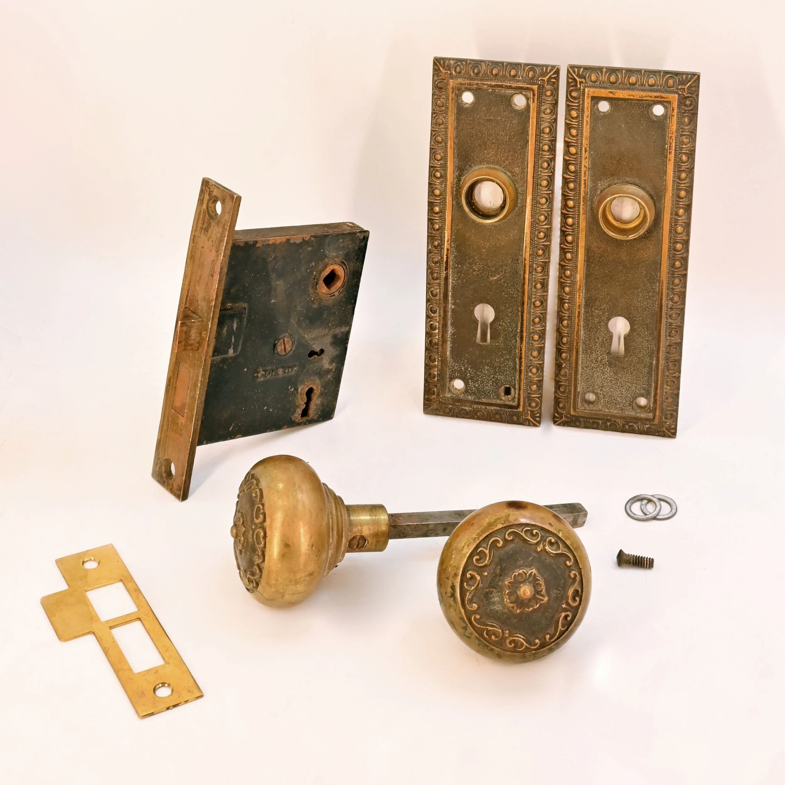 24114+corbin+hartford+knob+passage+sets+with+egg+and+dart+plates+2.jpg